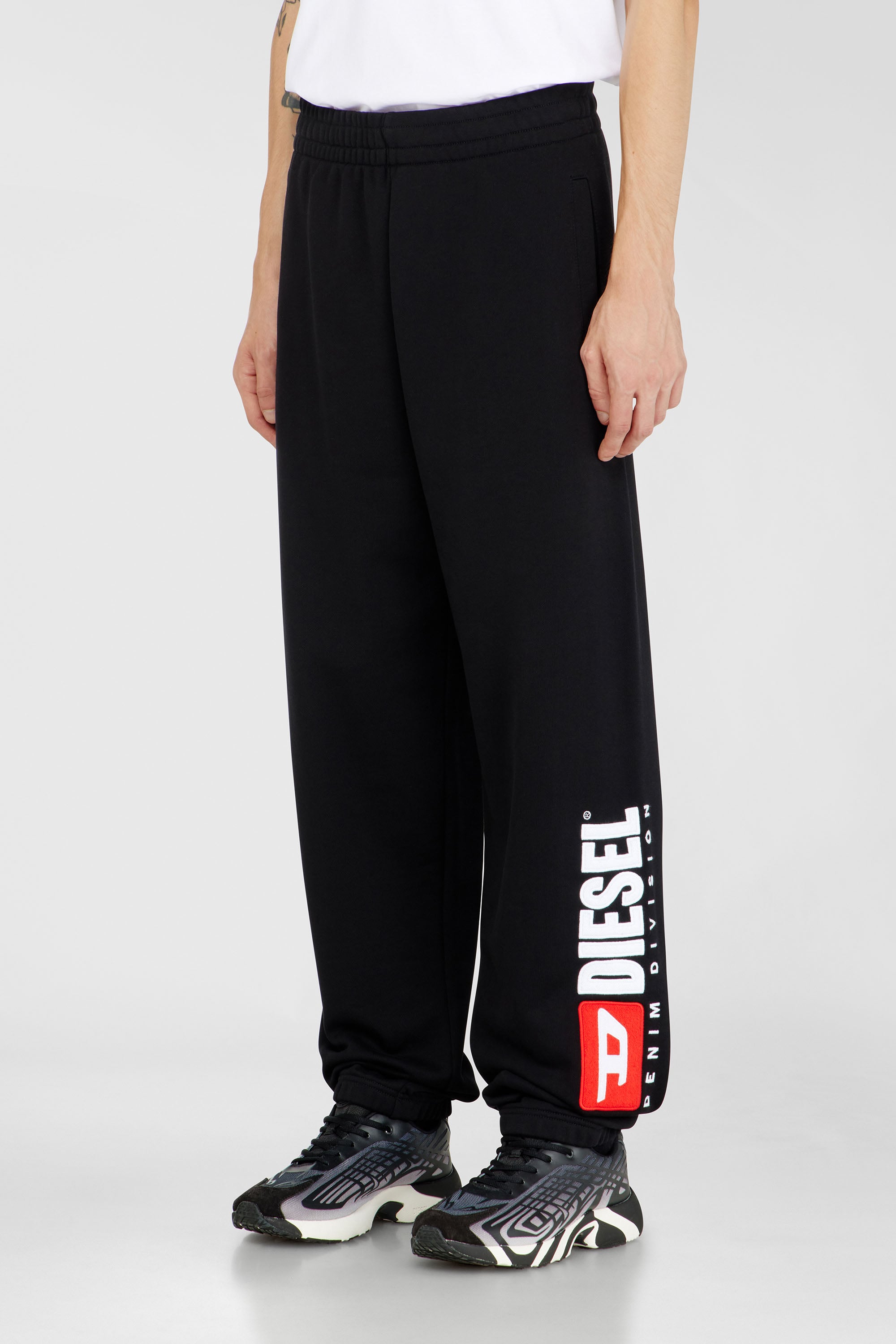 Diesel - P-MARKY-DIV, Male's スウェットパンツ in ブラック - 1