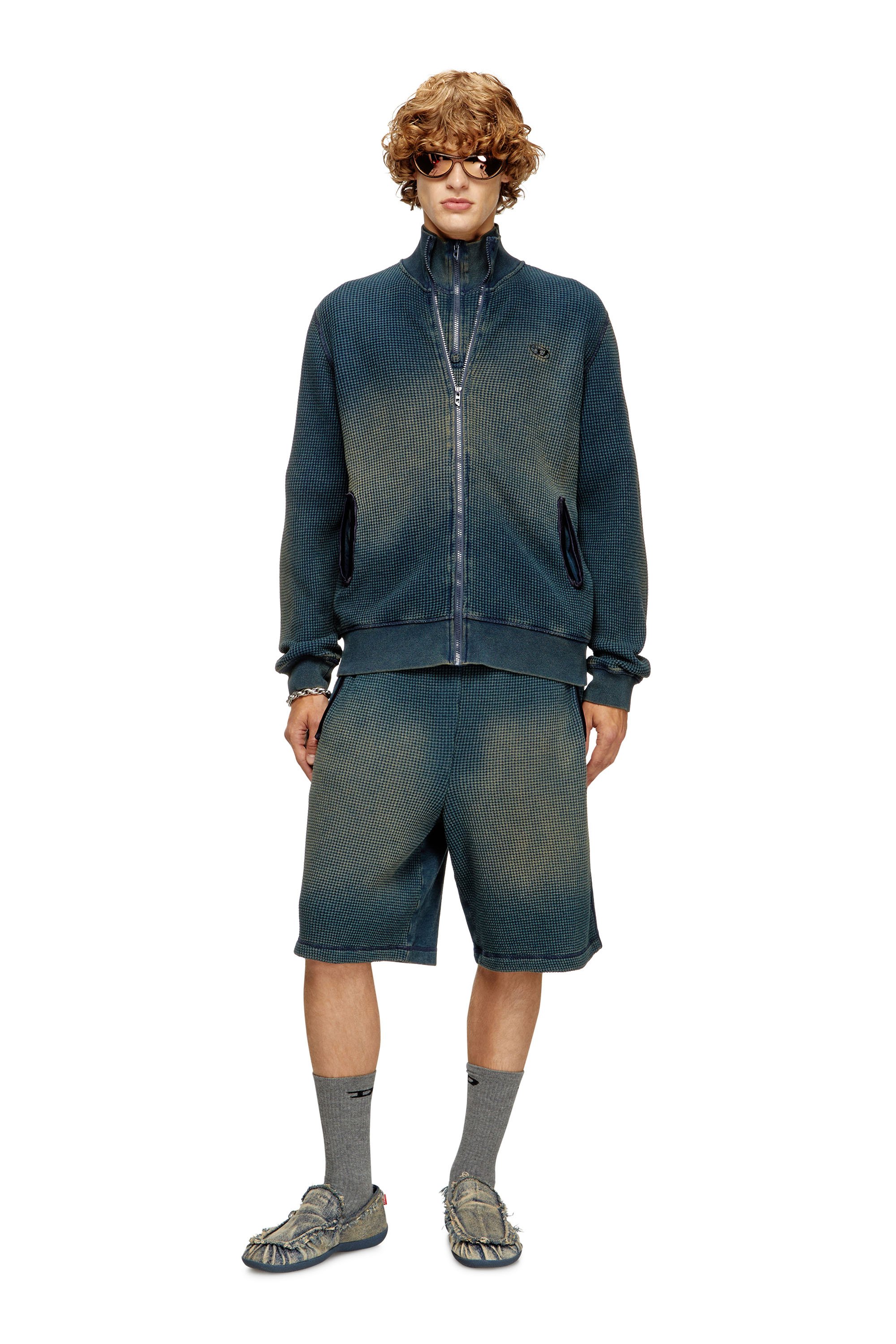 Diesel - P-WAFY-SHORT, Male's Sweat shorts in mixed denim-look jersey in ダークブルー - 2