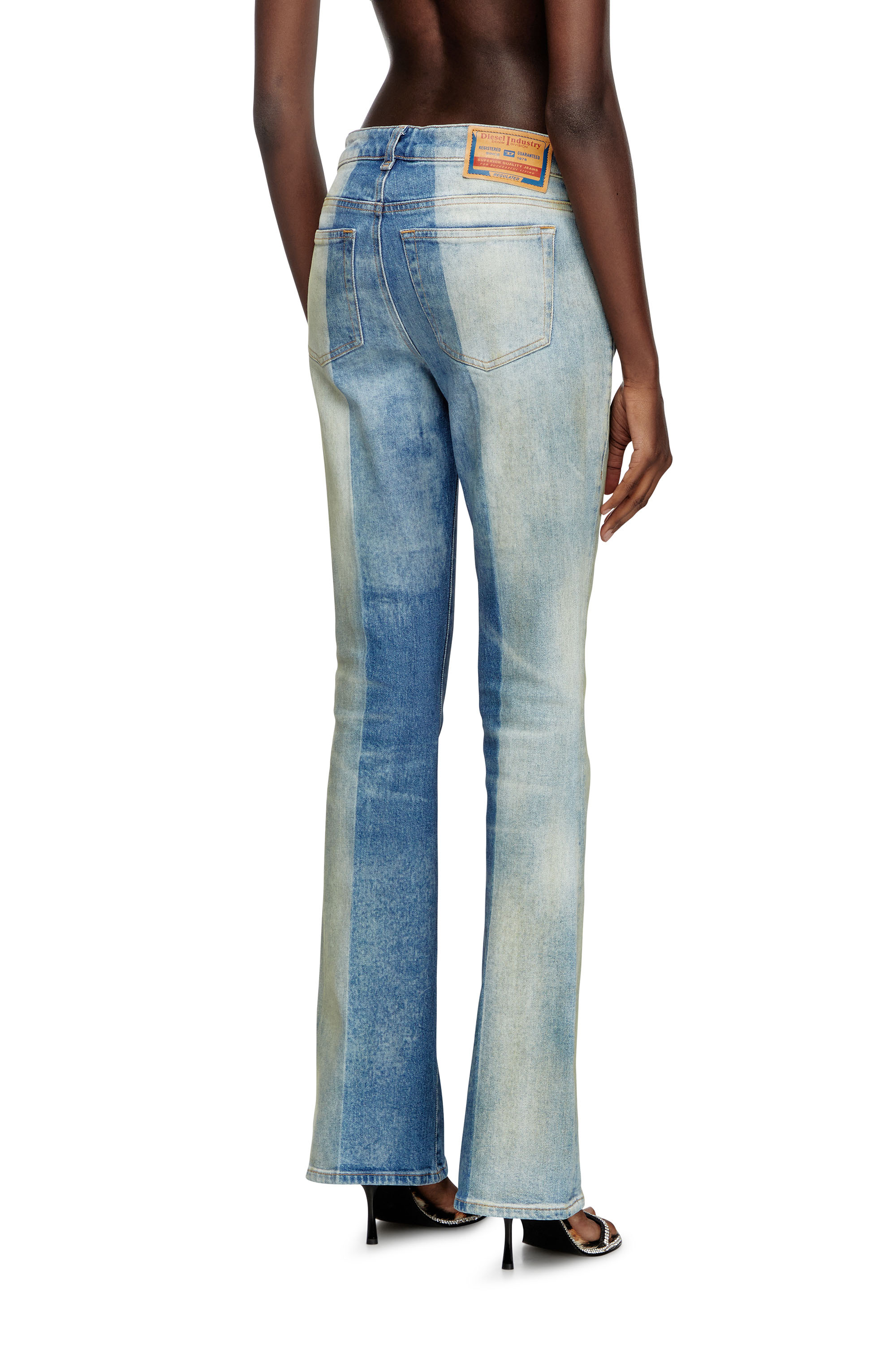 Diesel - Female's Bootcut Jeans 1969 D-Ebbey 007W8, ミディアムブルー - 4