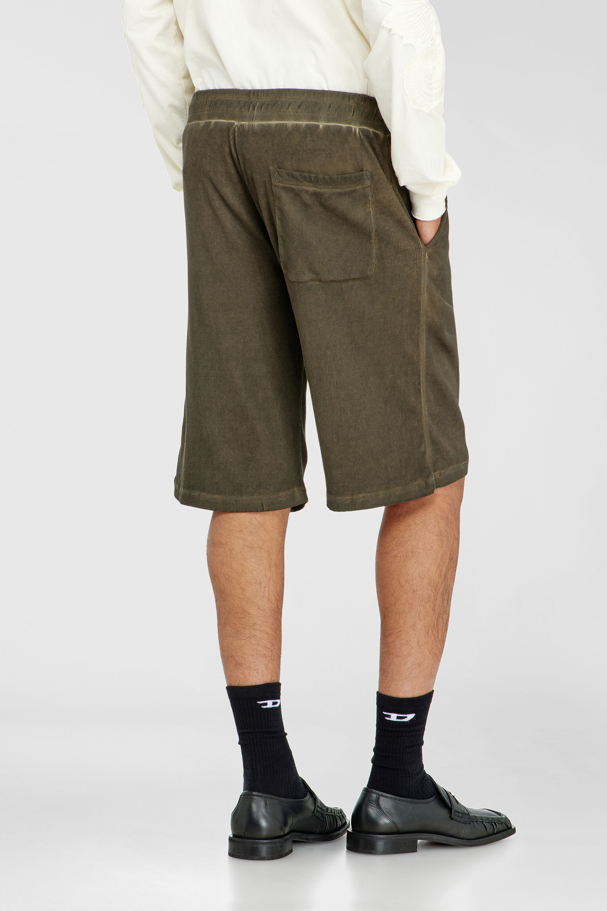 Diesel - P-IER, Male's ショートパンツ in ミリタリーグリーン - 4