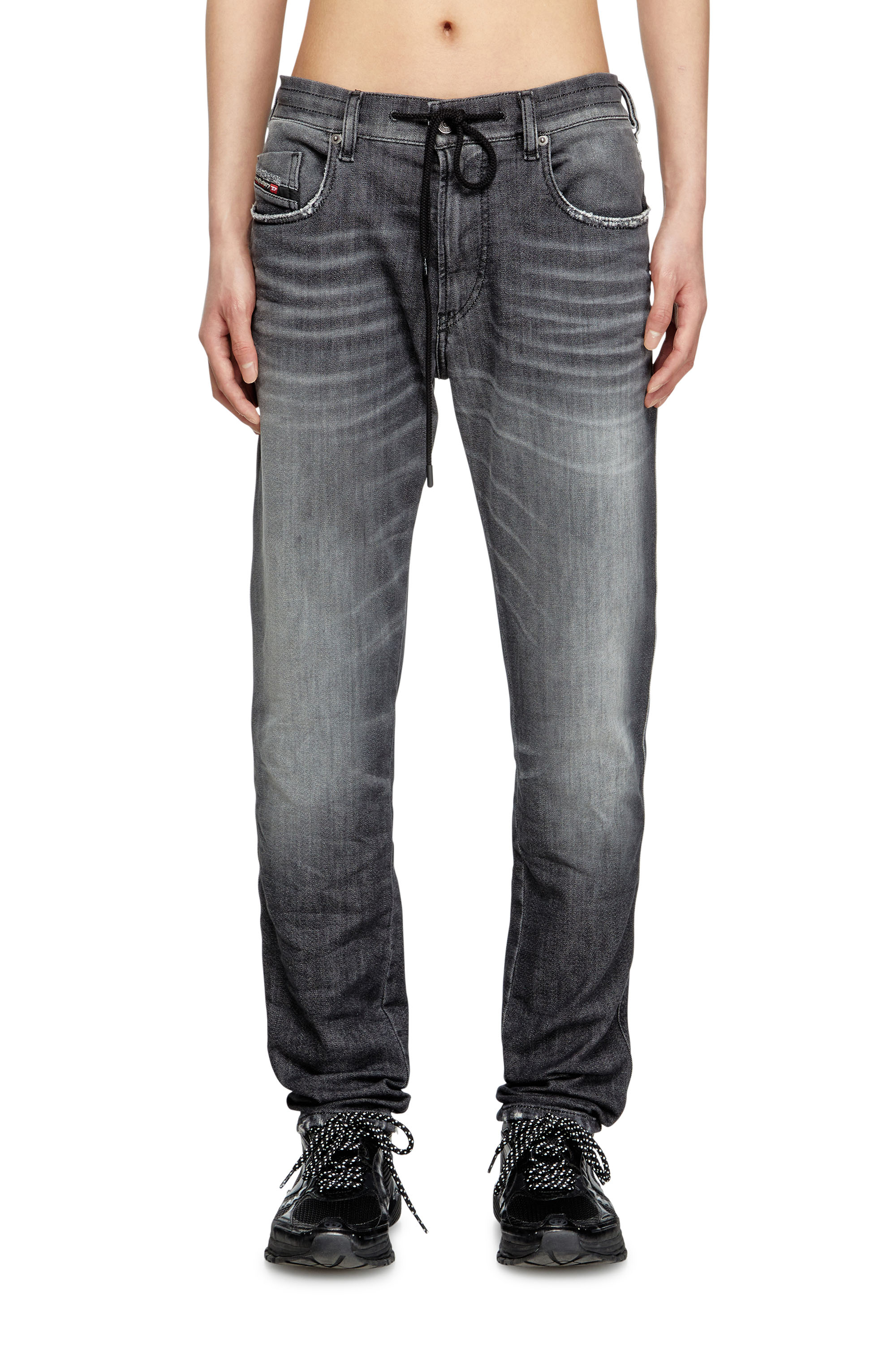Diesel - Male's Slim 2062 D-Strukt Joggjeans® 09M67, ブラック/ダークグレー - 1