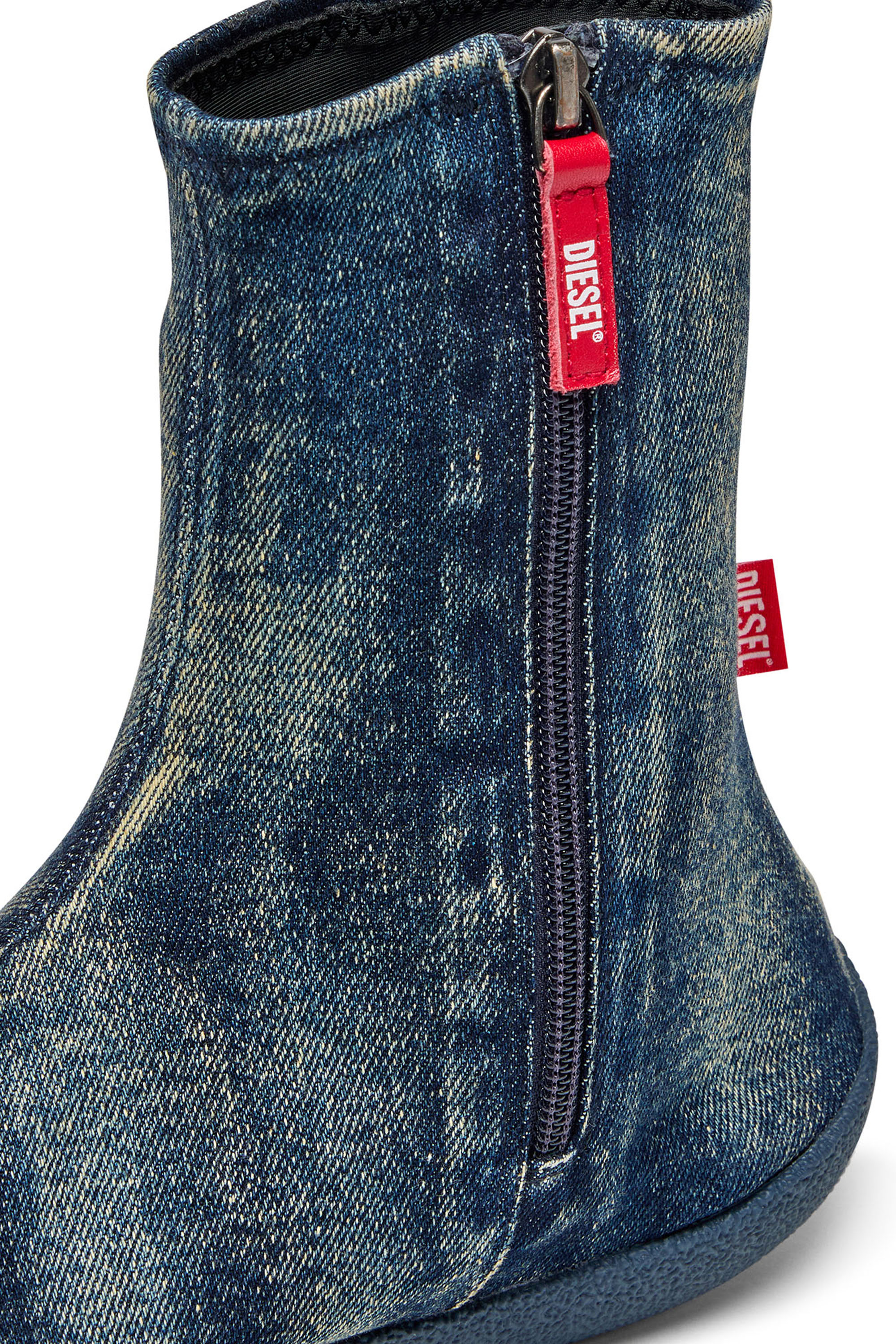 Diesel - D-SHOCK BT, Male's D-Shock Bt-Socks boots in solarised denim in ブルー - 6