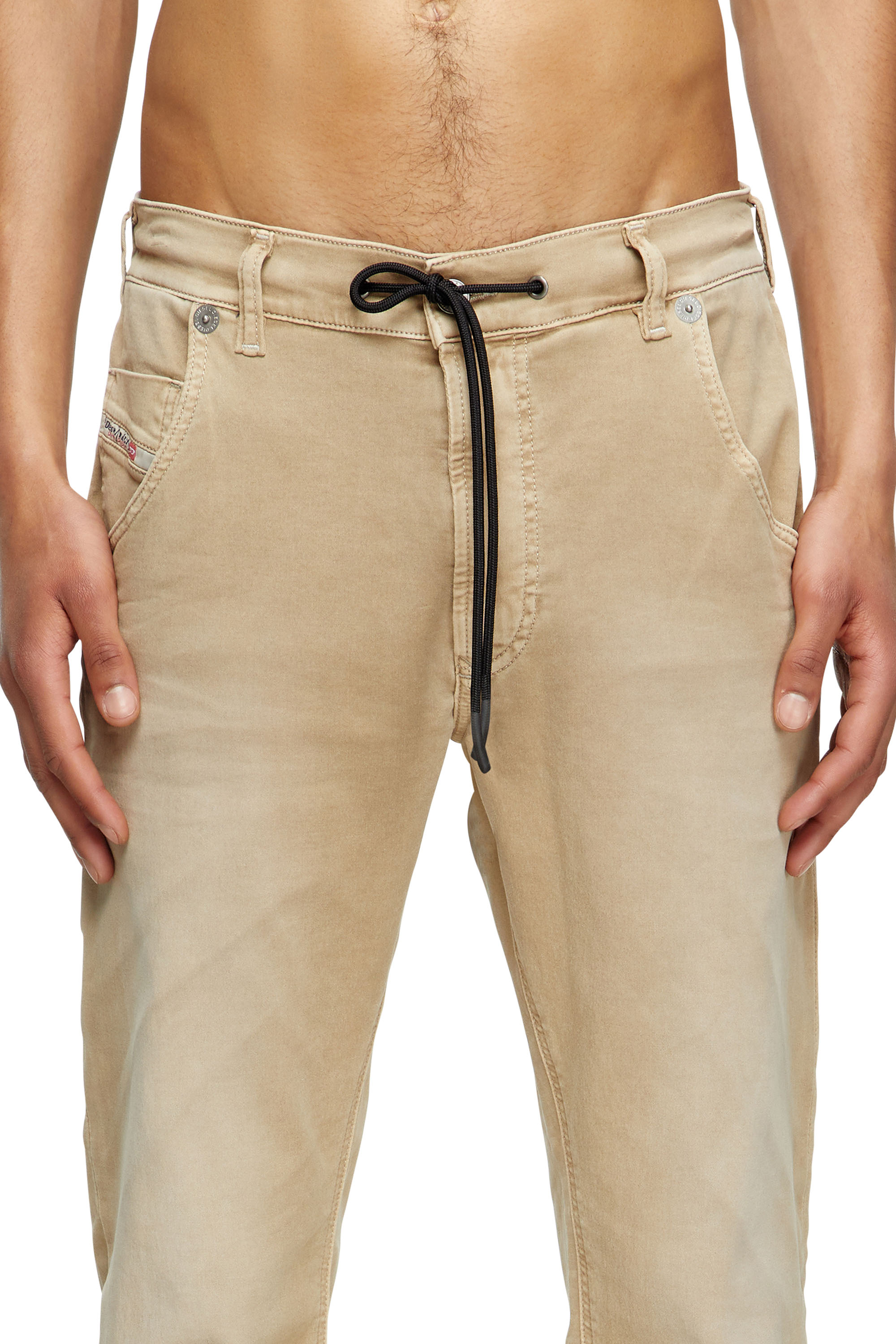 Diesel - Male's Regular 2030 D-Krooley Joggjeans® 0670M, ベージュ - 5
