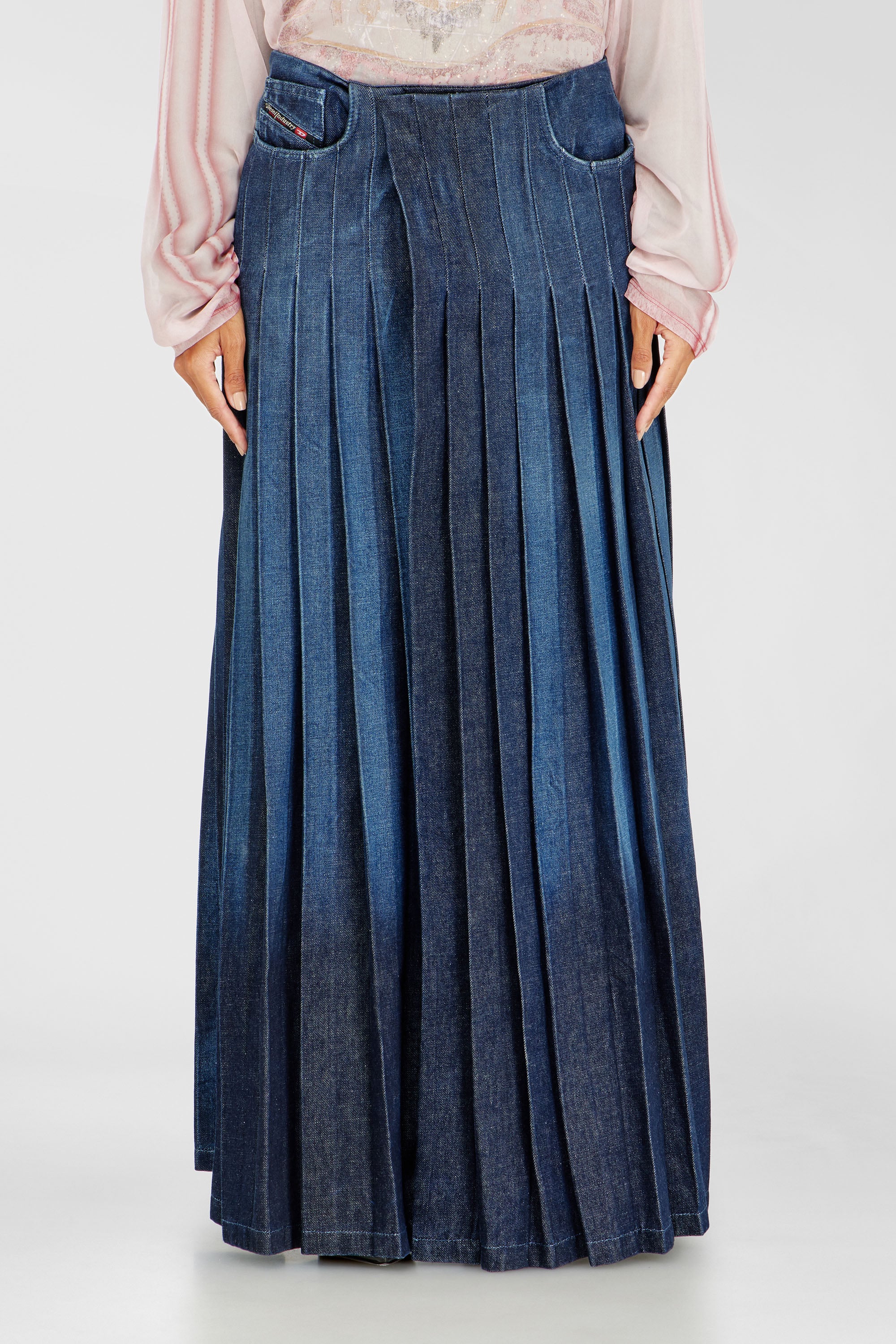 Diesel - D-QUILTY-FSJ1, Unisex's Long wrap skirt in pleated denim in ダークブルー - 2