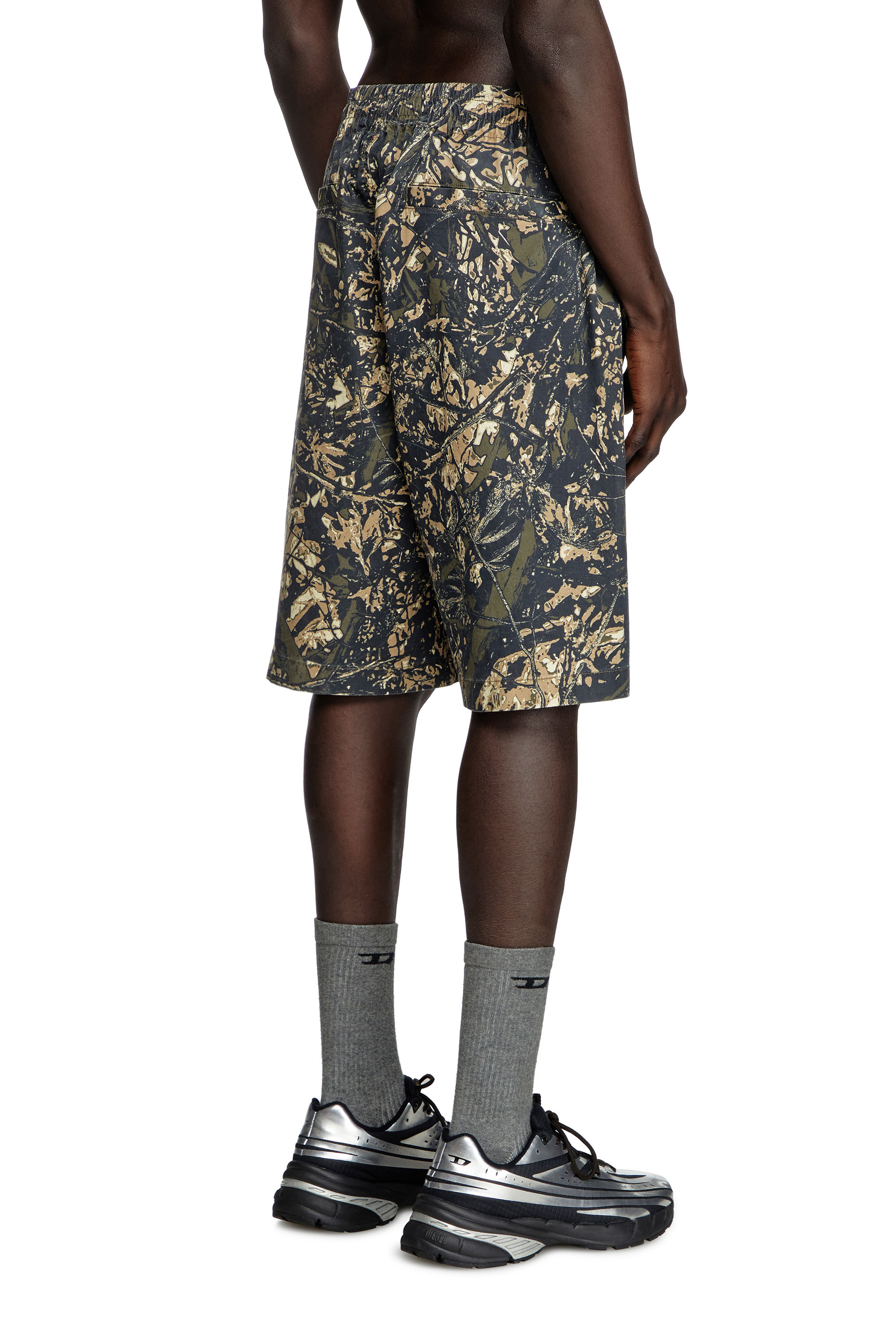 Diesel - P-OPWIK-C, Male's Knee-length shorts with camo print in ブラウン/グリーン - 4