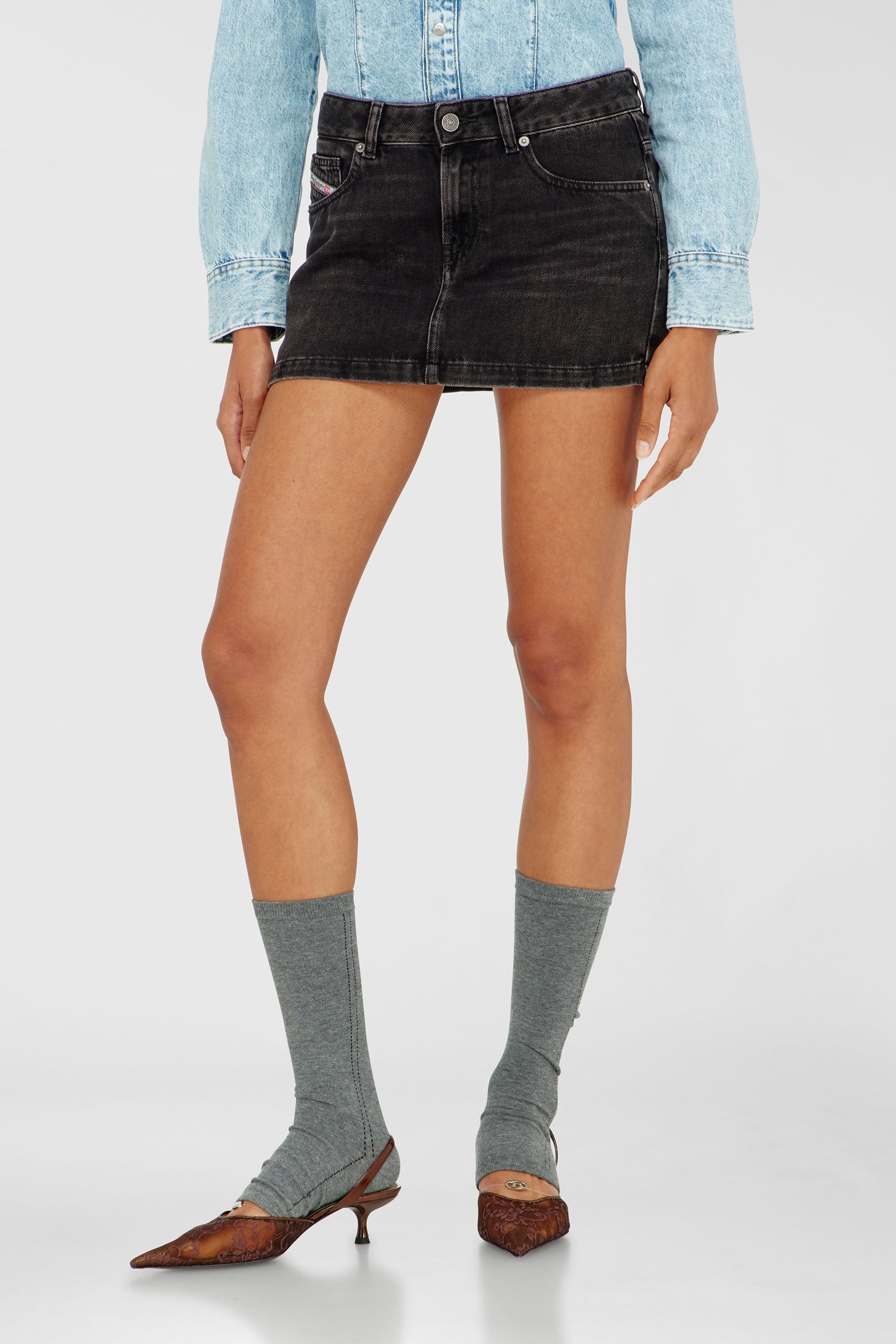 Diesel - DE-RON, Female's Mini skirt in clean-wash denim in ブラック - 1