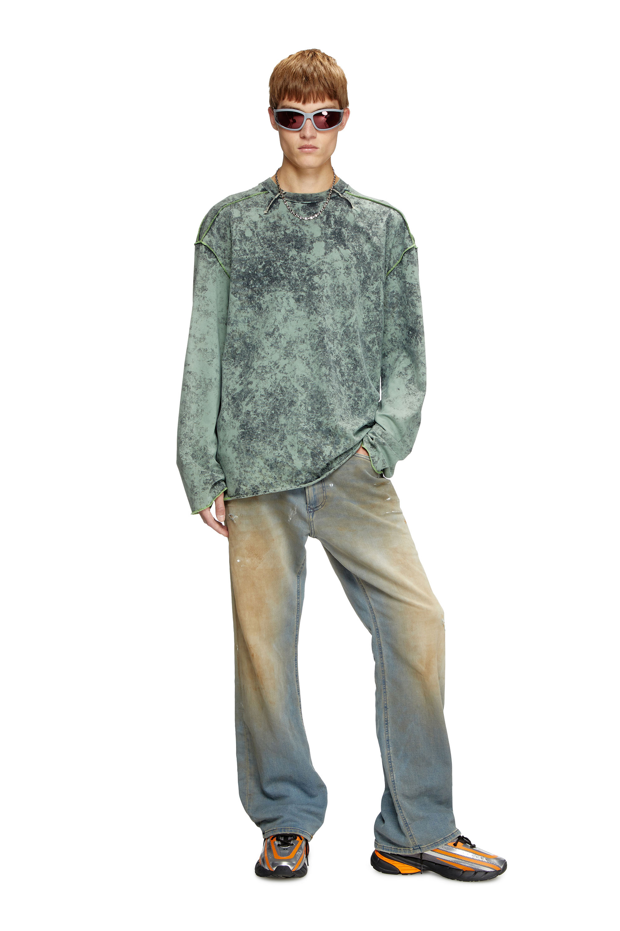 Diesel - T-CRAHOR-LS-R1, Male's Treated long-sleeve T-shirt in グリーン - 2