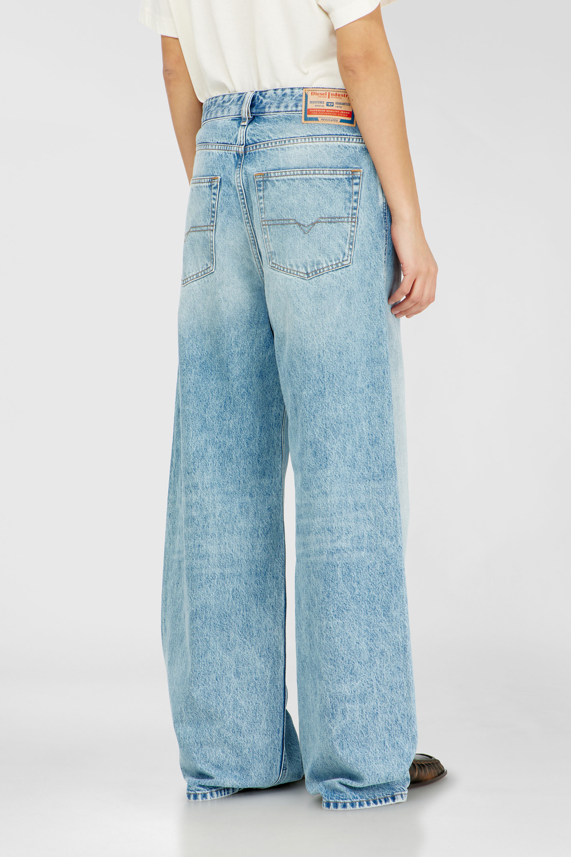 Diesel - Unisex's Relaxed Jeans 1996 D-Sire 09I29, ライトブルー - 5