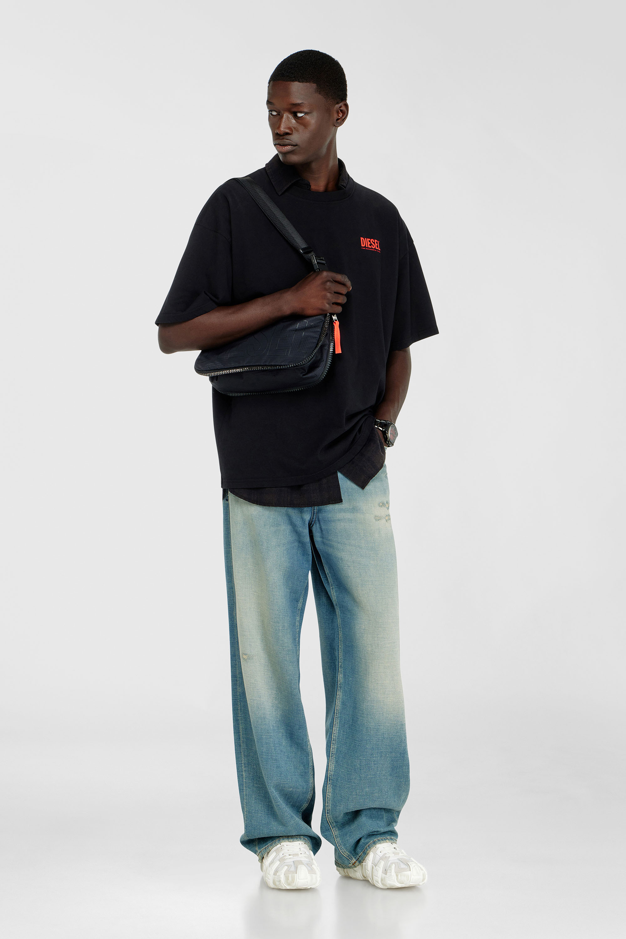 Diesel - T-BOXT-BISK, Male's Tシャツ in ブラック - 1