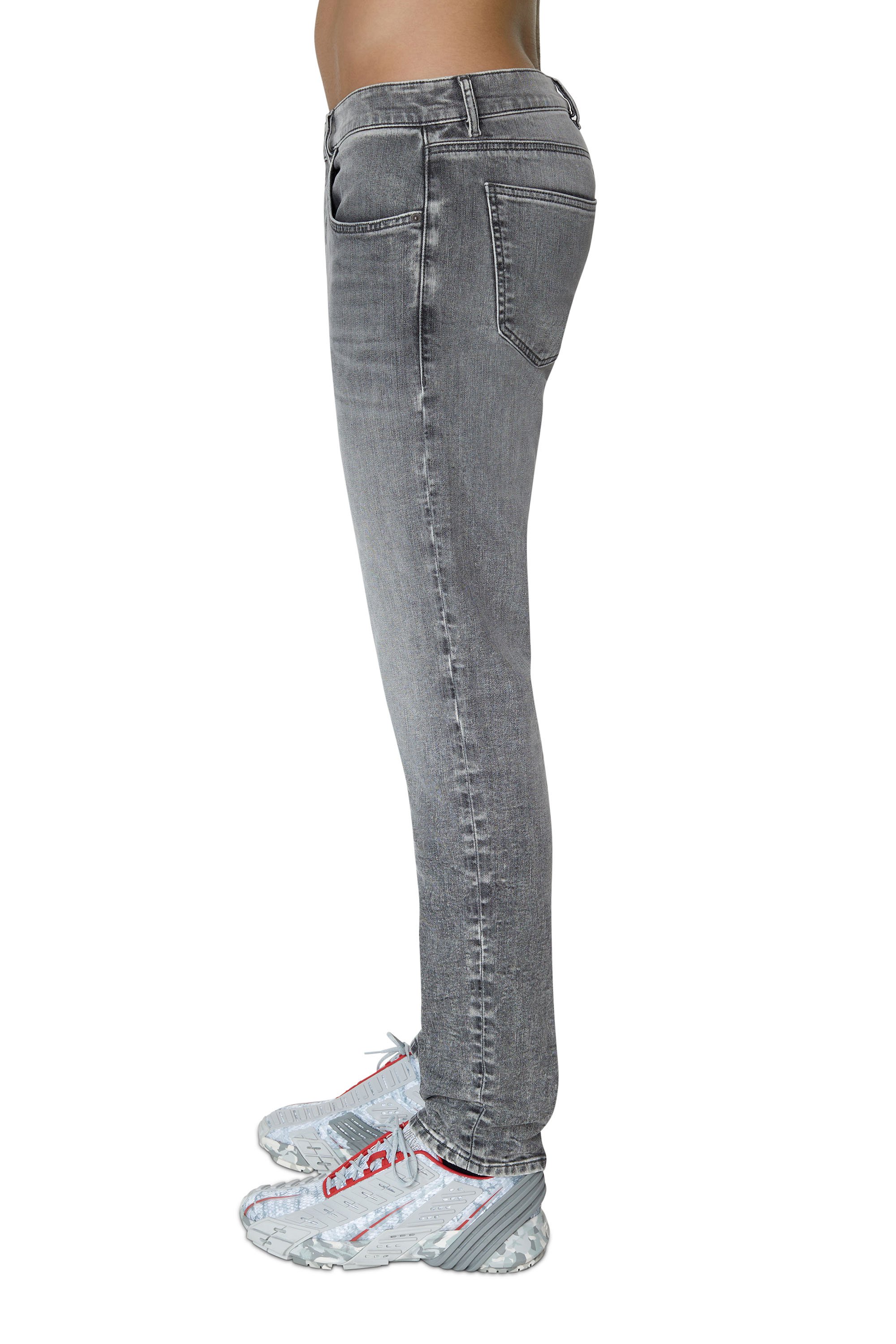 Diesel - D-Strukt JoggJeans® 09D53 Slim, ライトグレー - Image 6
