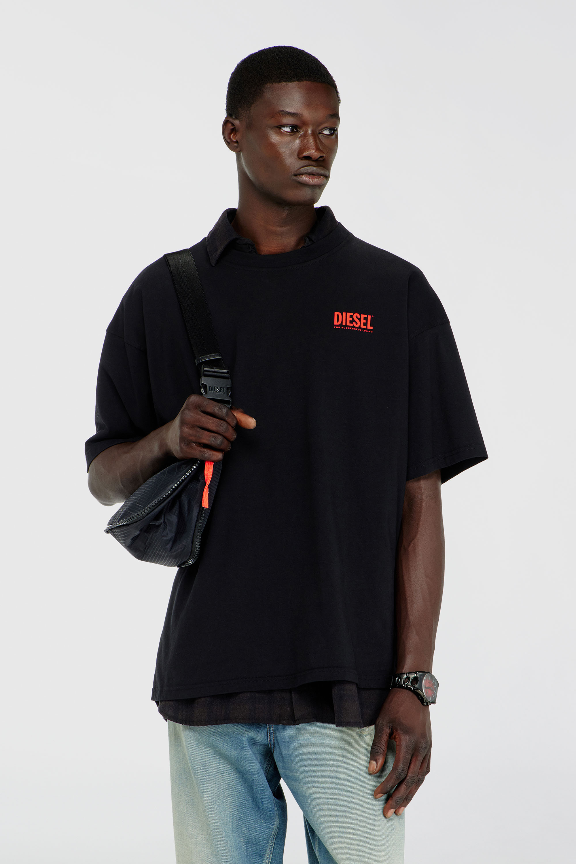 Diesel - T-BOXT-BISK, Male's Tシャツ in ブラック - 3