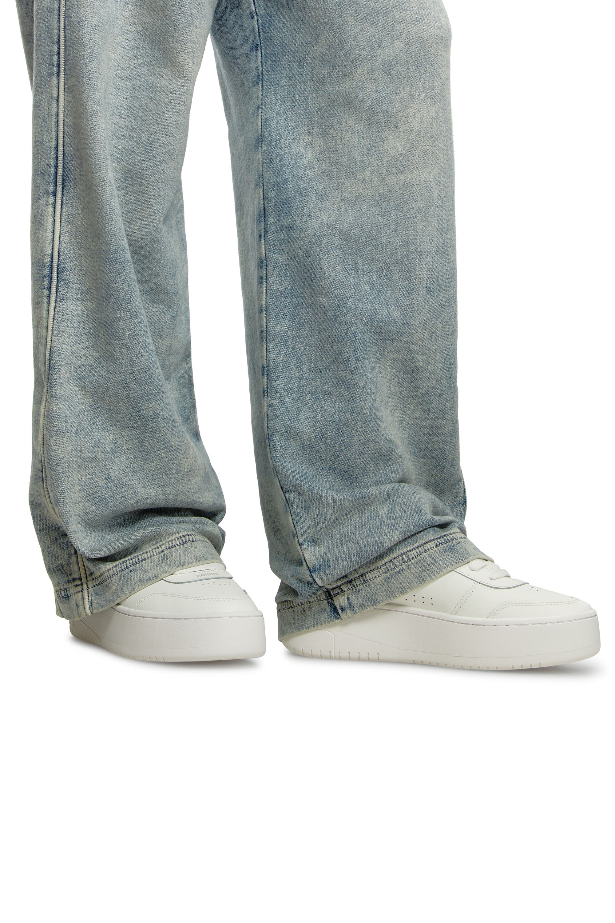Diesel - S-ATHENE BOLD VTG W, Female's S-Athene-Retro platform sneakers in leather in ホワイト - 7