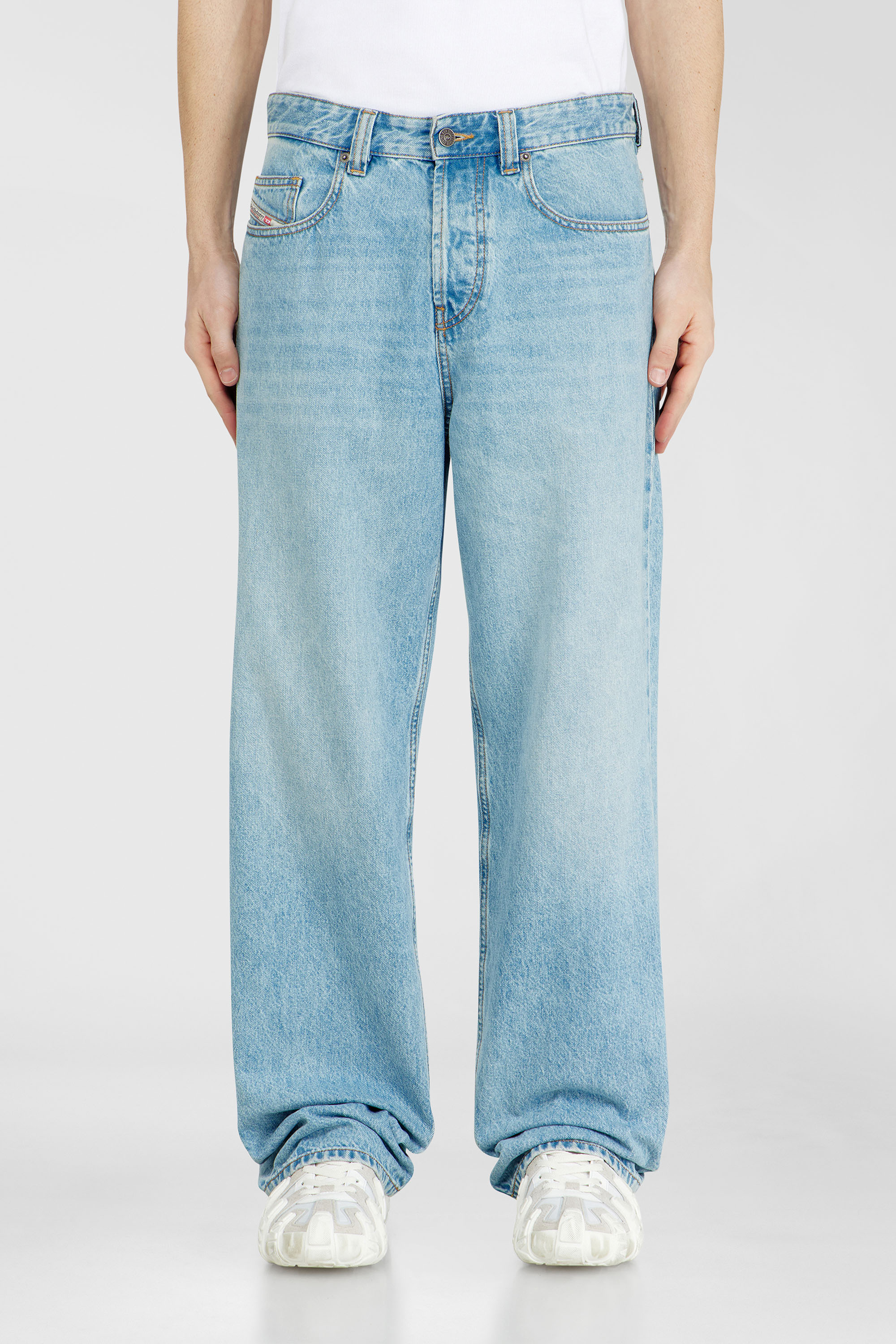Diesel - Male's Relaxed Jeans 2001 D-Macro 09I29, ライトブルー - 5