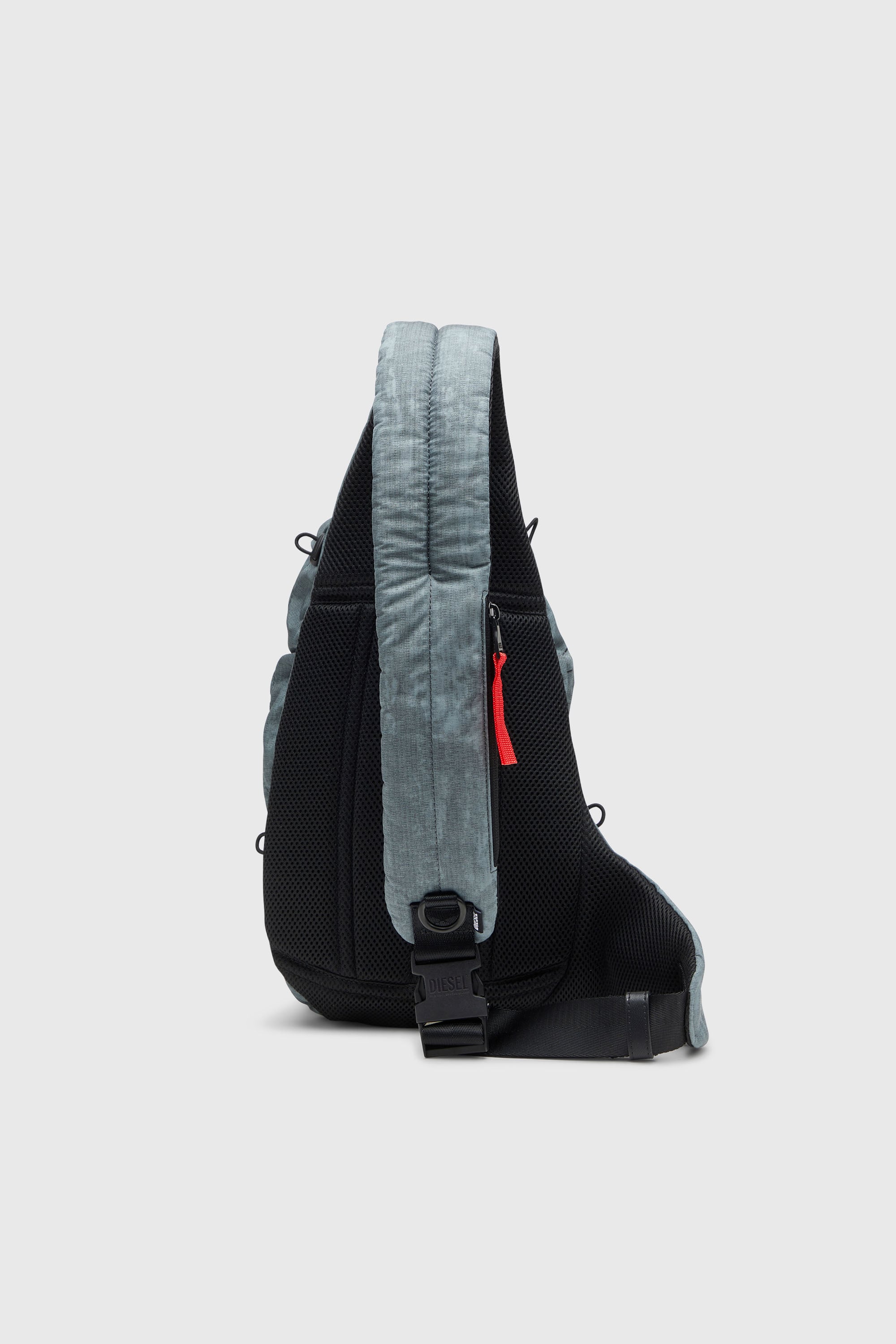 スリングバッグ Zip-d sling bag x｜ ディーゼル公式オンラインストア
