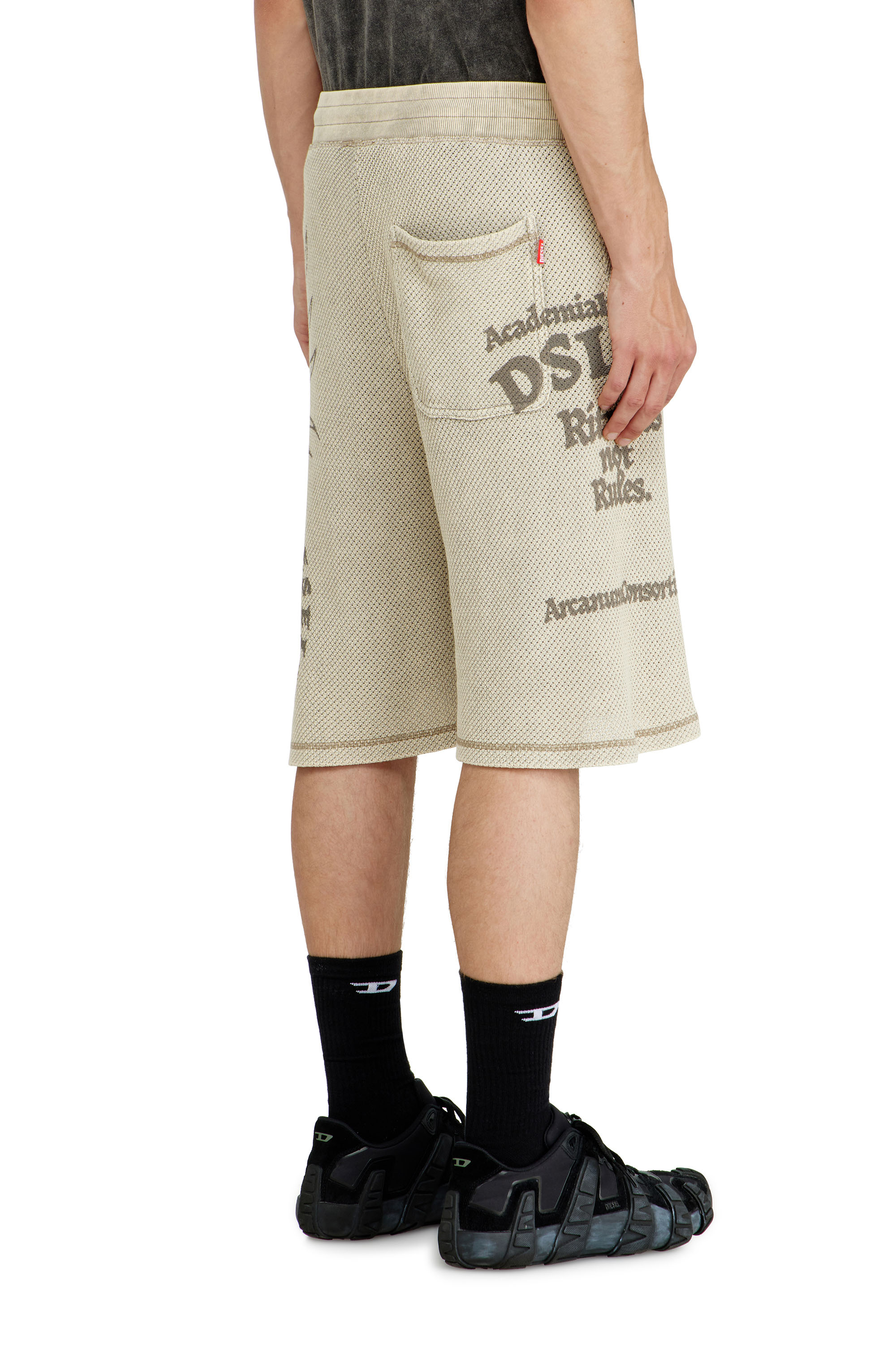 Diesel - P-ERRY, Male's ショートパンツ in ベージュ - 4