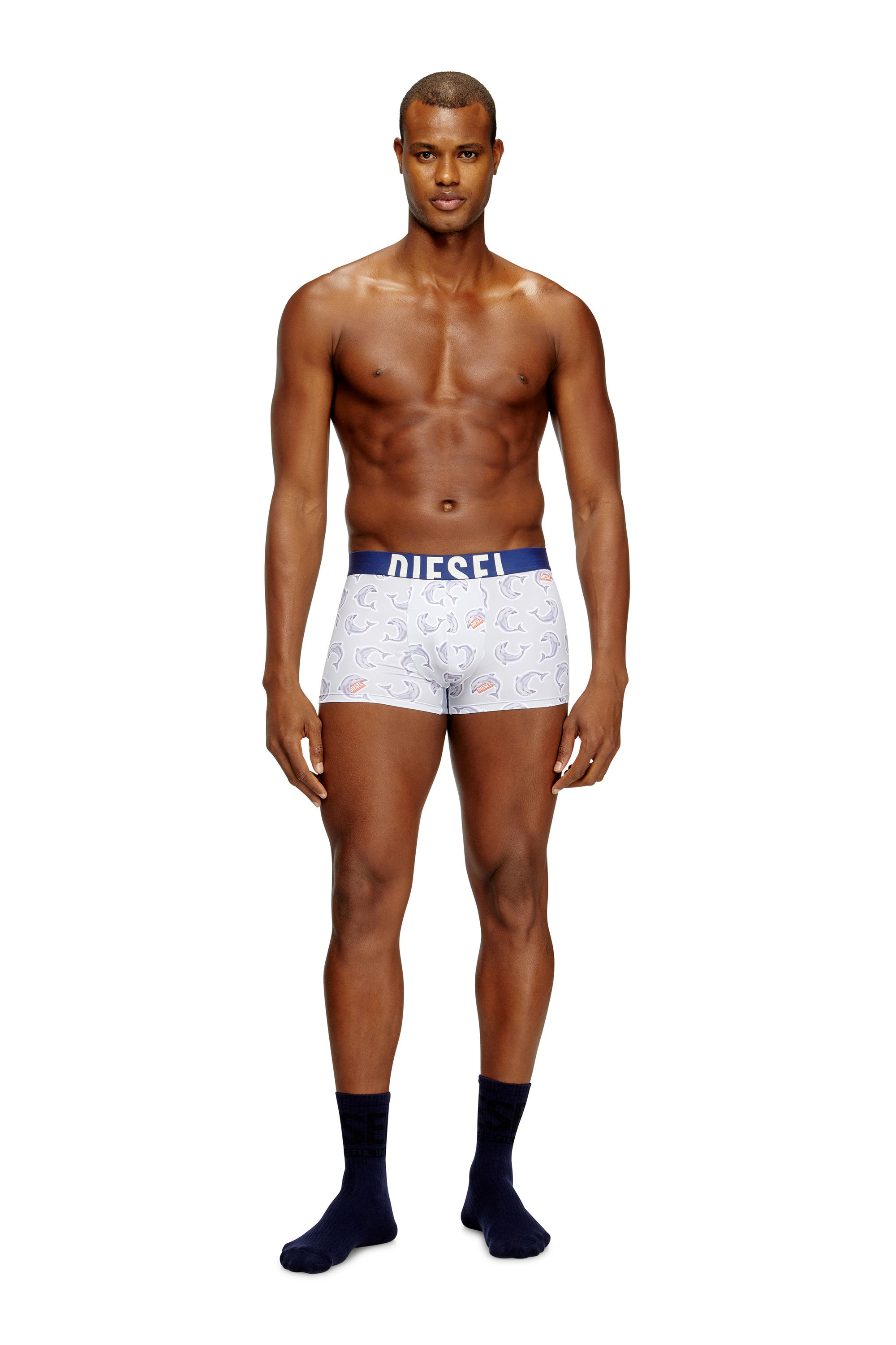 Diesel - DAMIEN-D-POP-40, Male's Herren-Boxershorts mit durchgehendem Animal-Print für einen verspielten Akzent. Abgeschlossen mit einem 4 cm breiten elastischen Jacquard-Bund, der mit einem auffälligen Diesel-Logo versehen ist. Die weiche Strickkonstruktion bietet Bewegungsfreiheit und einen stützenden Sitz. in ライトブルー - 1
