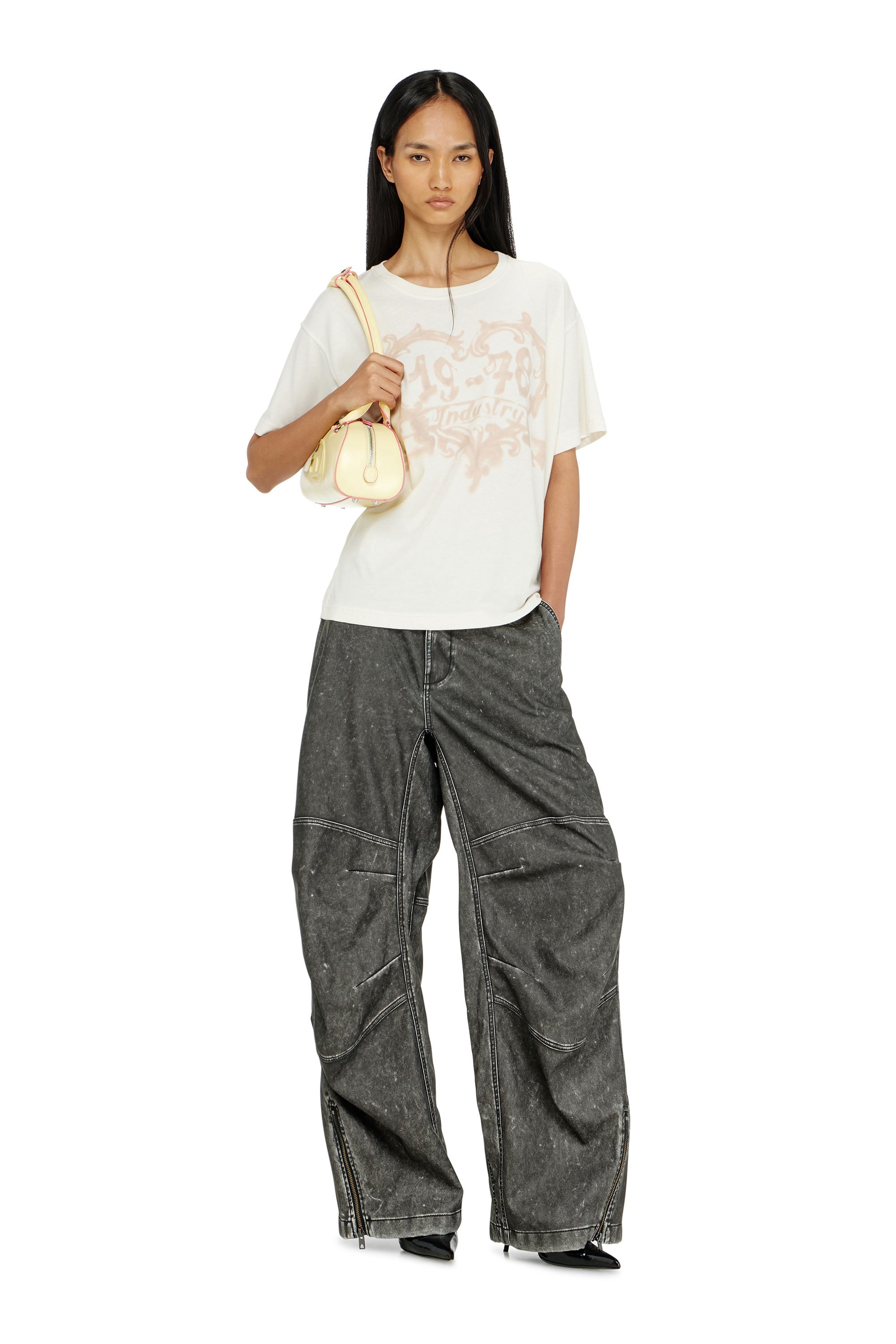 Diesel - T-NORMY-AA4, Female's Tシャツ in ホワイト/ピンク - 2