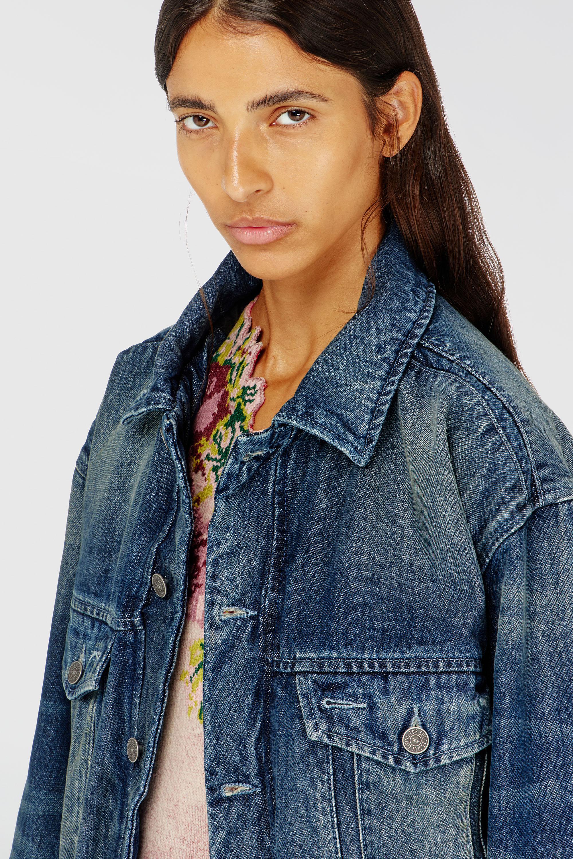 Diesel - DE-MORVI-FSJ, Female's Elasticated trucker jacket in denim in ミディアムブルー - 4