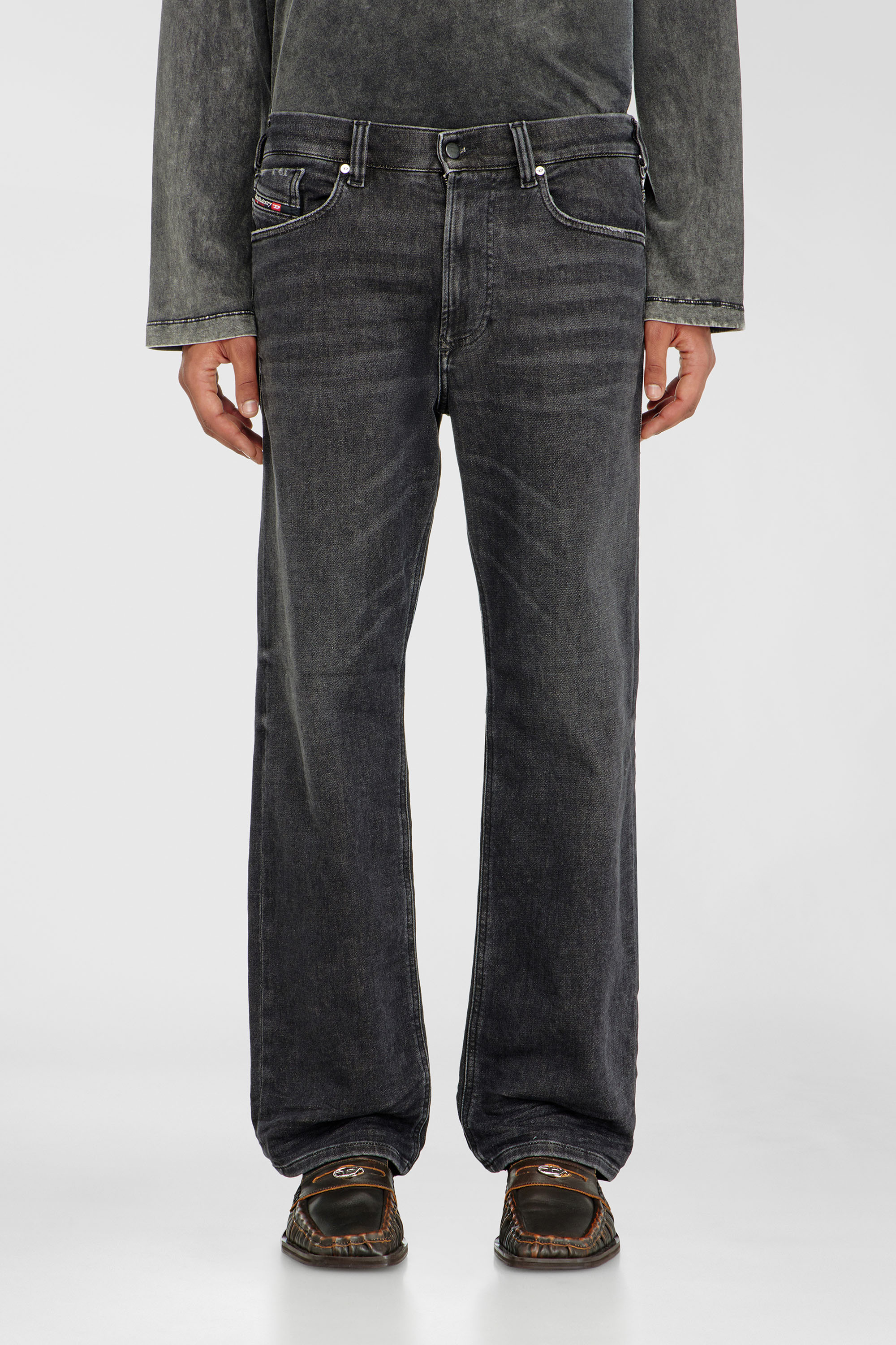Diesel - Male's Relaxed 2080 D-Reel Joggjeans&reg; 09P92, ブラック/ダークグレー - 1