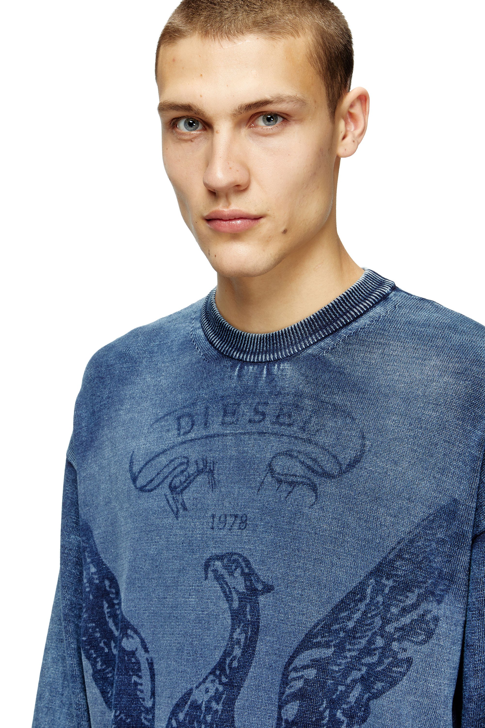 Diesel - K-FENICOL, Male's Indigo jumper with Phoenix logo in ブルー - 5