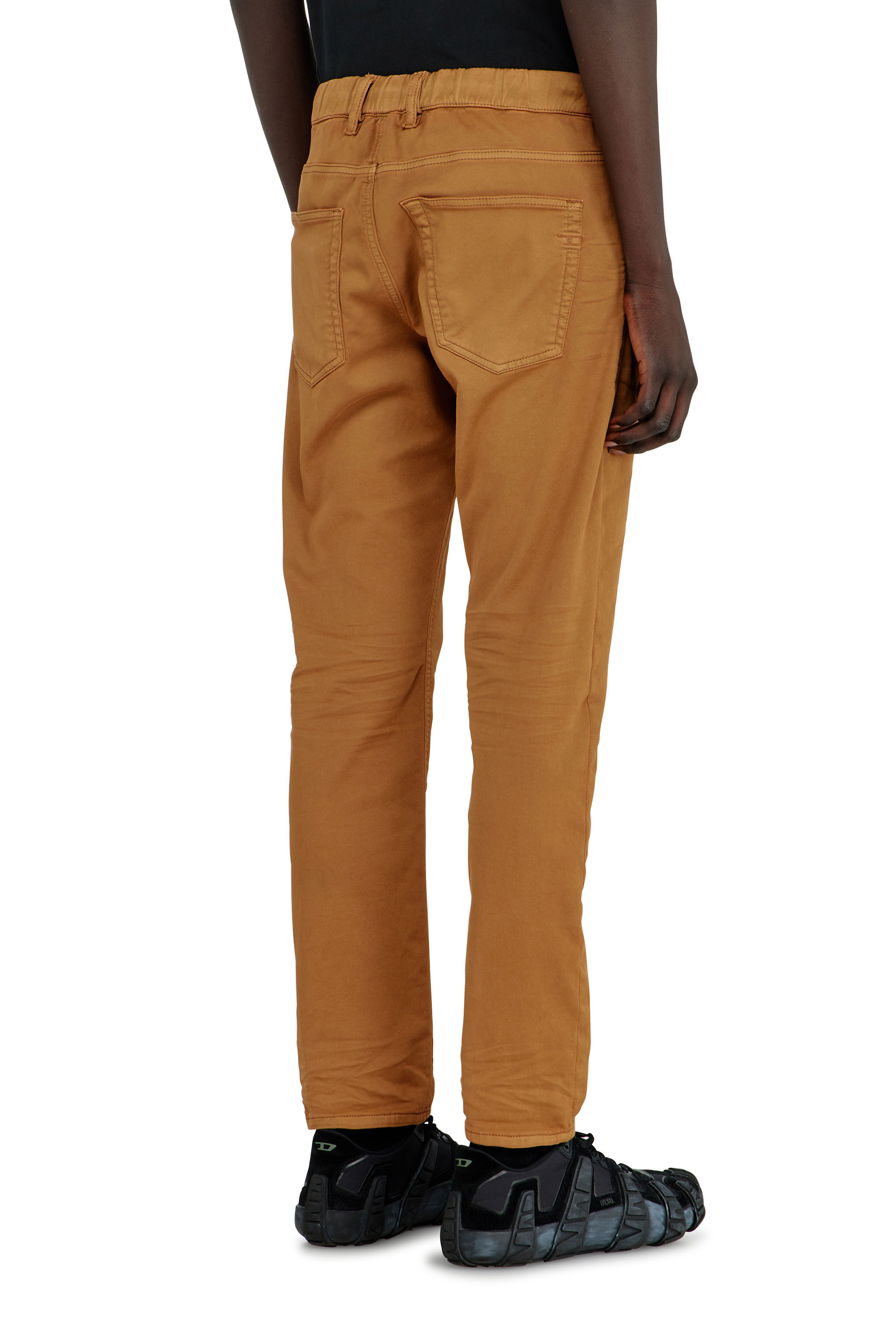 Diesel - Male's Regular 2032 D-Krooley-BW Joggjeans&reg; 0670M, キャメル - 4
