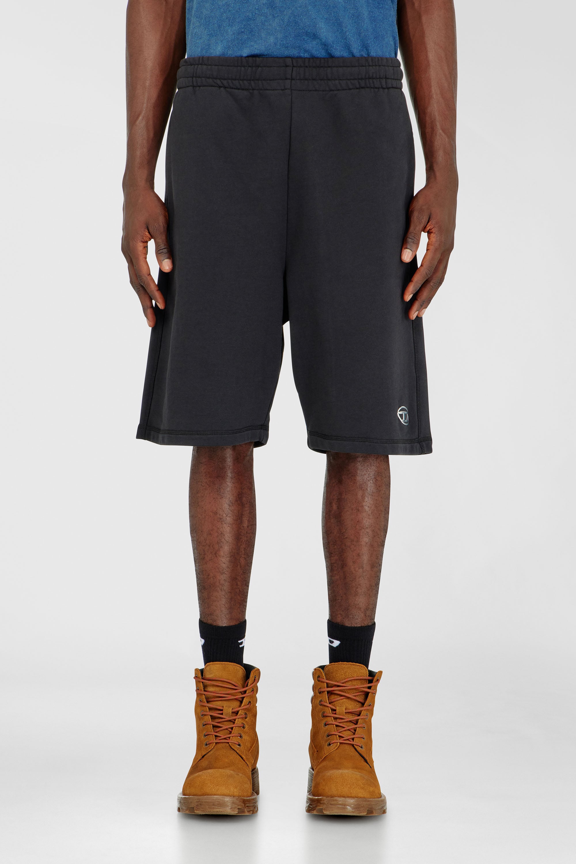 Diesel - P-MARSHY-IOD, Male's スウェットショートパンツ in ブラック - 1