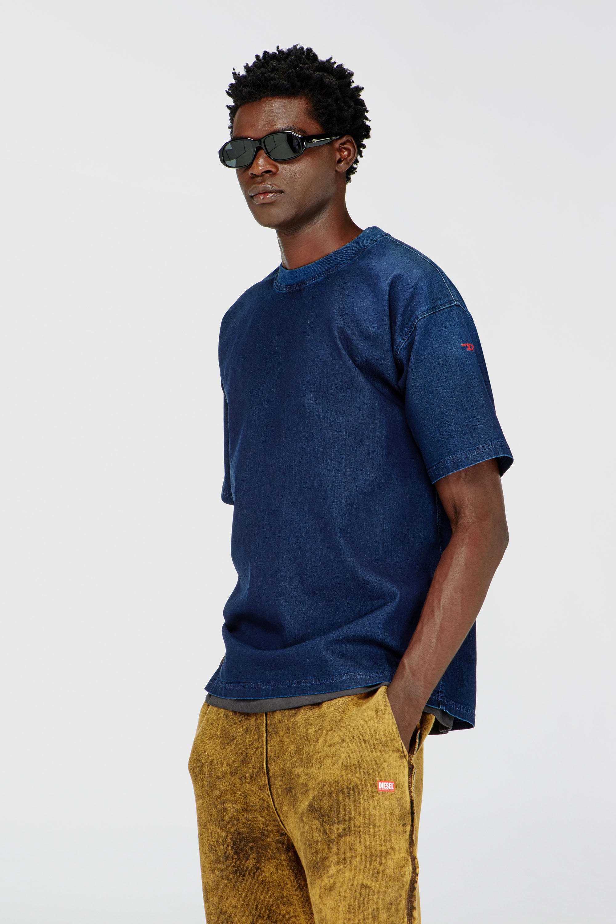 Diesel - D-BOX JOGG, Male's T-shirt in JoggJeans in ブルー - 1