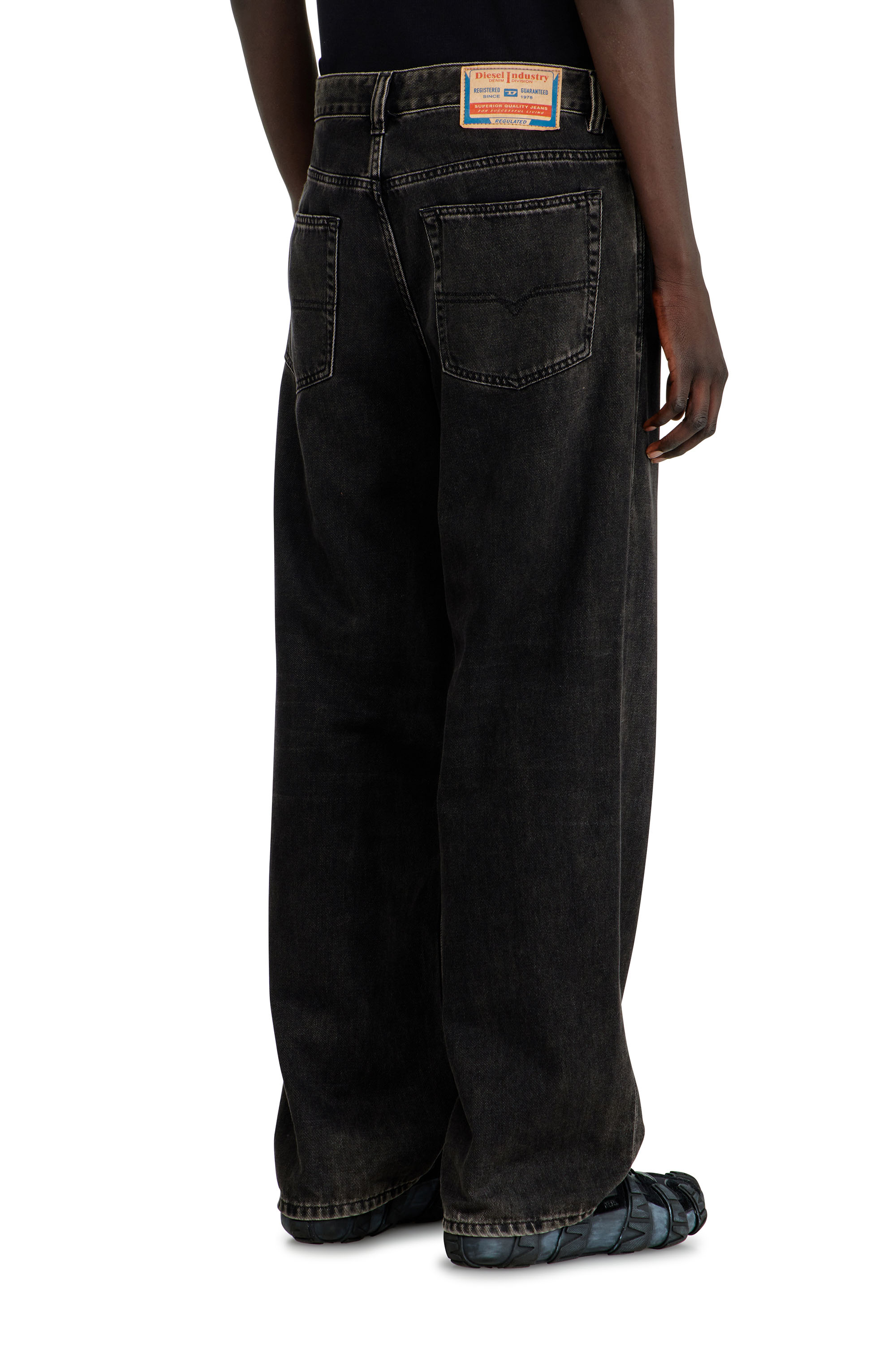 Diesel - Male's Relaxed Jeans 2001 D-Macro 09I35, ブラック/ダークグレー - 6