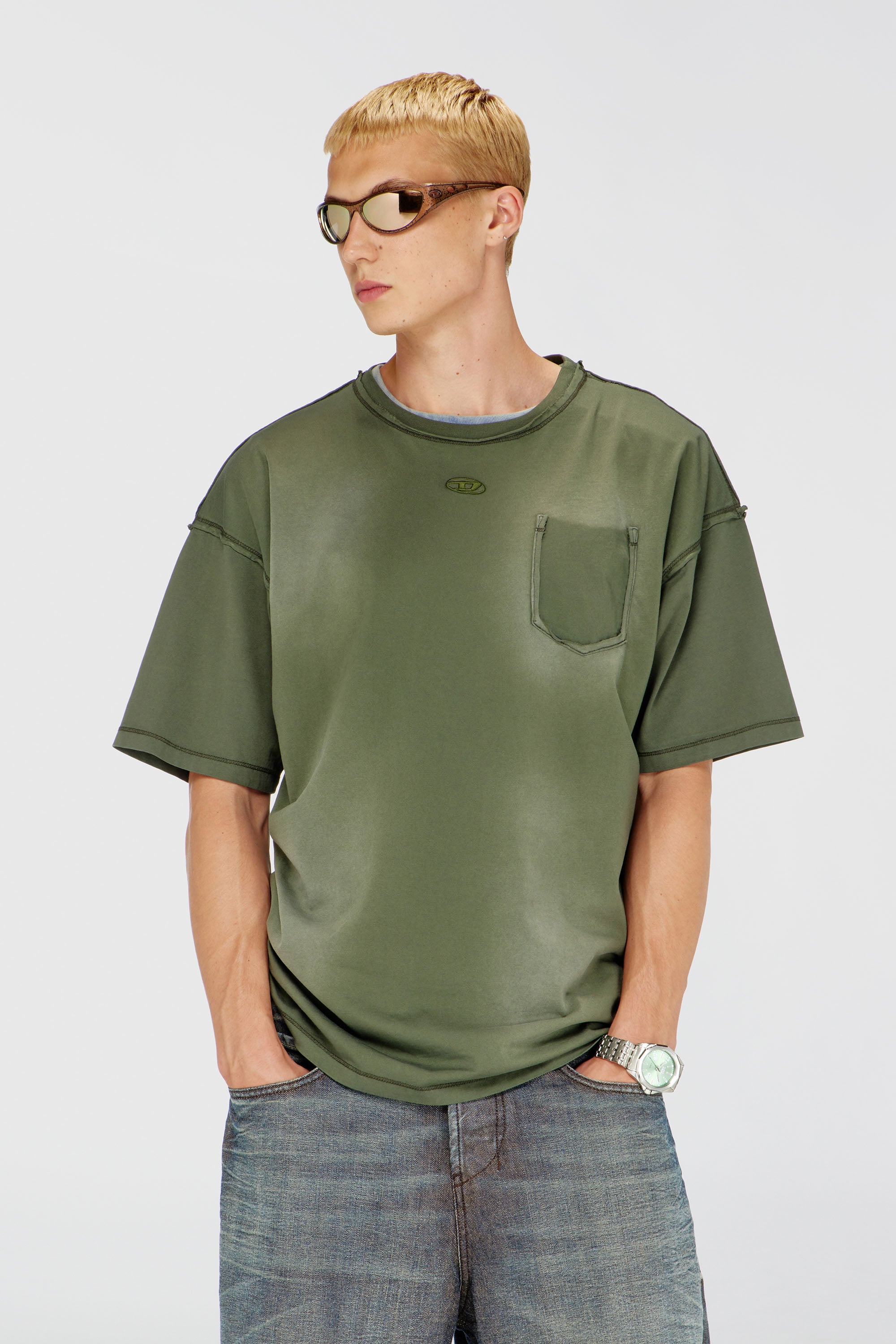 Diesel - T-POCK, Male's Tシャツ in ミリタリーグリーン - 1