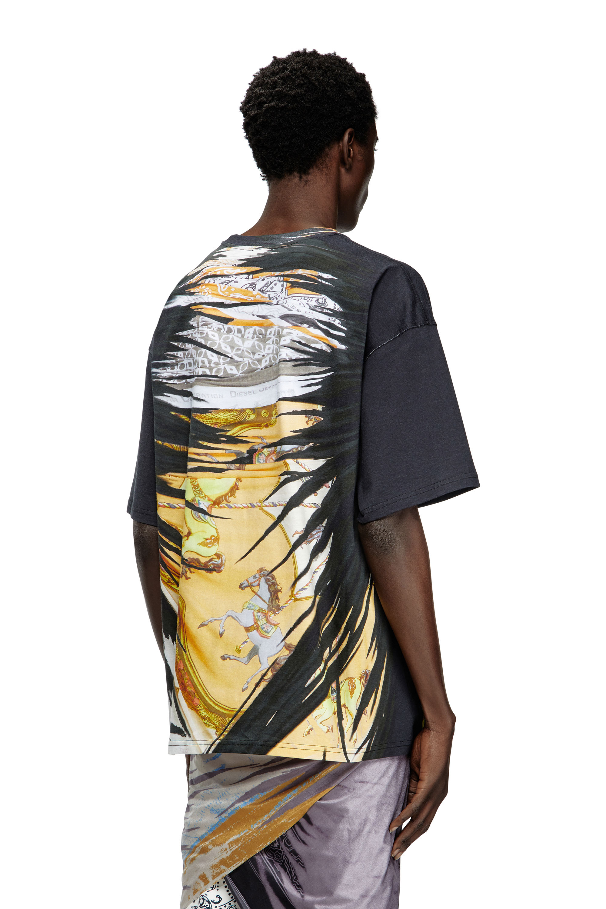 Diesel - T-BOXT-R25, Male's T-shirt with regal bandana print in ブラック/イエロー - 4