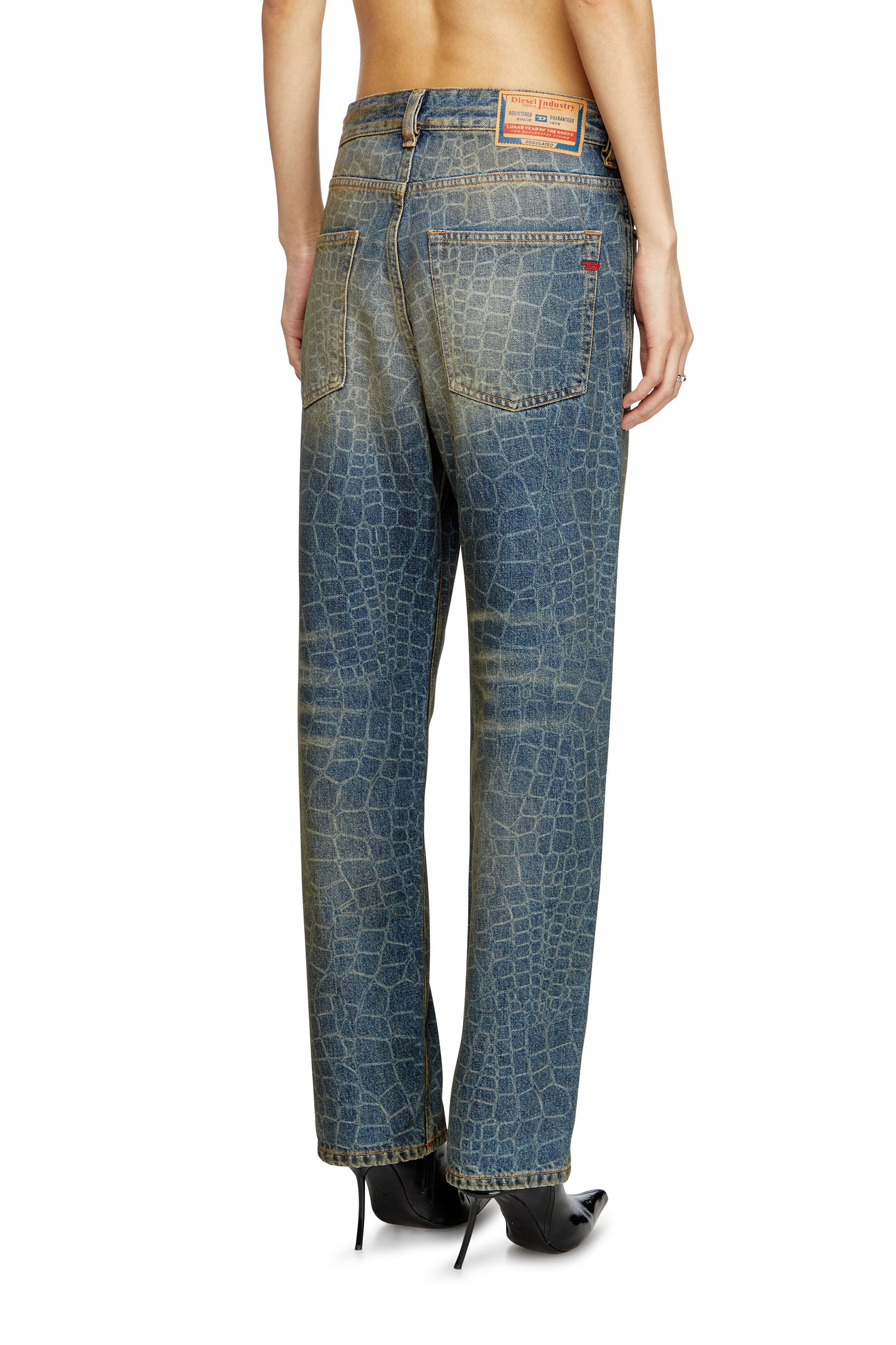 Regular Jeans 1988 D-Ark 007BU, ダークブルー Diesel - Female's Regular Jeans 1988 D-Ark 007BU, ダークブルー - 4
