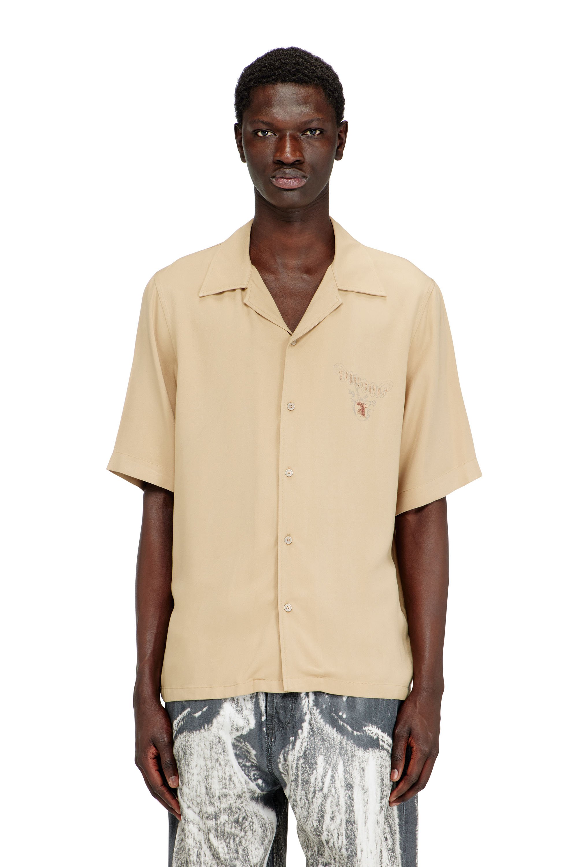 Diesel - S-KETLIR, Male's Fluid bowling shirt with faded logo graphic in ベージュ - 1