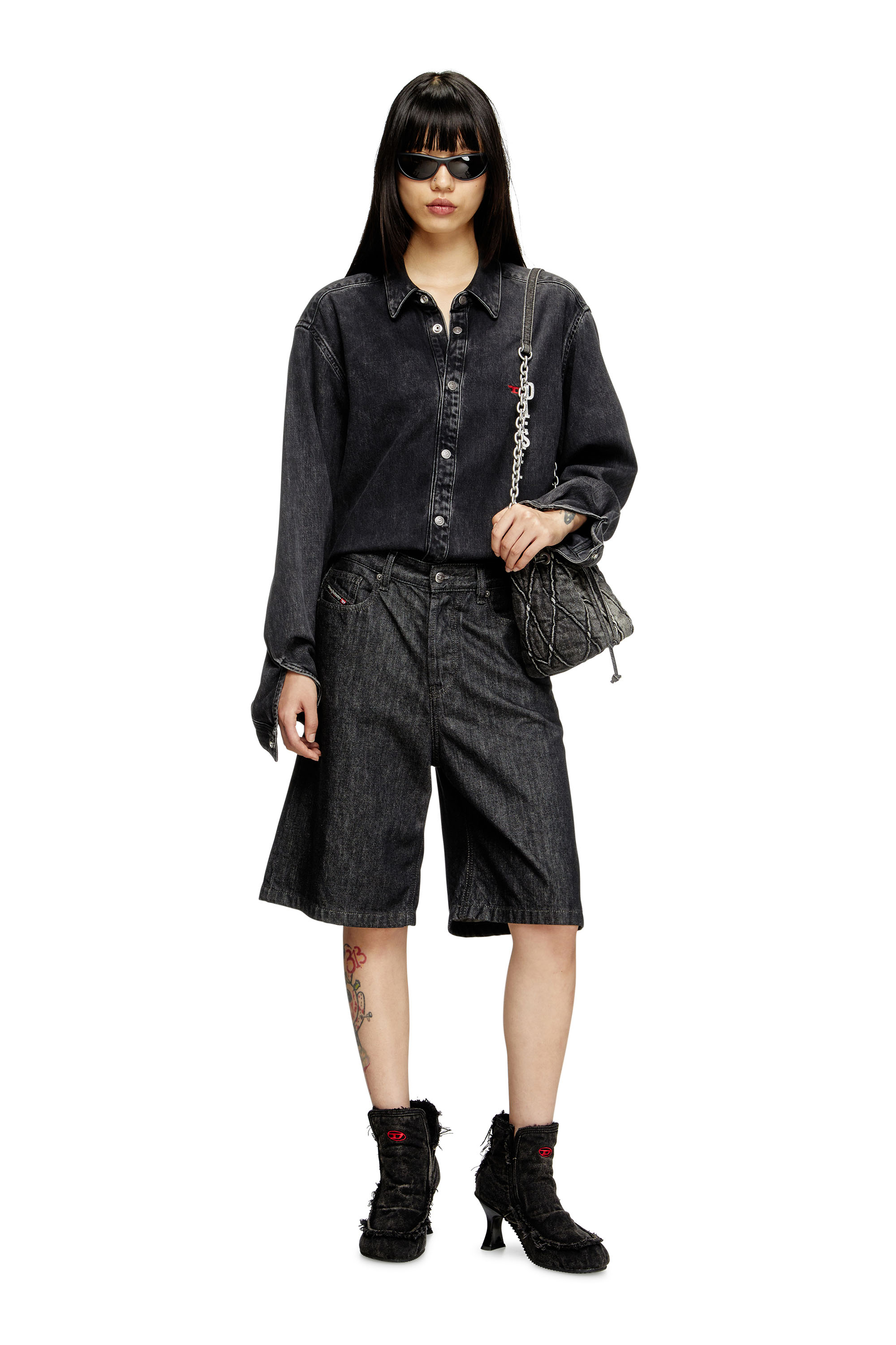 Diesel - DE-SIRE-SHORT, Female's Shorts in rinse-wash denim in ブラック - 1