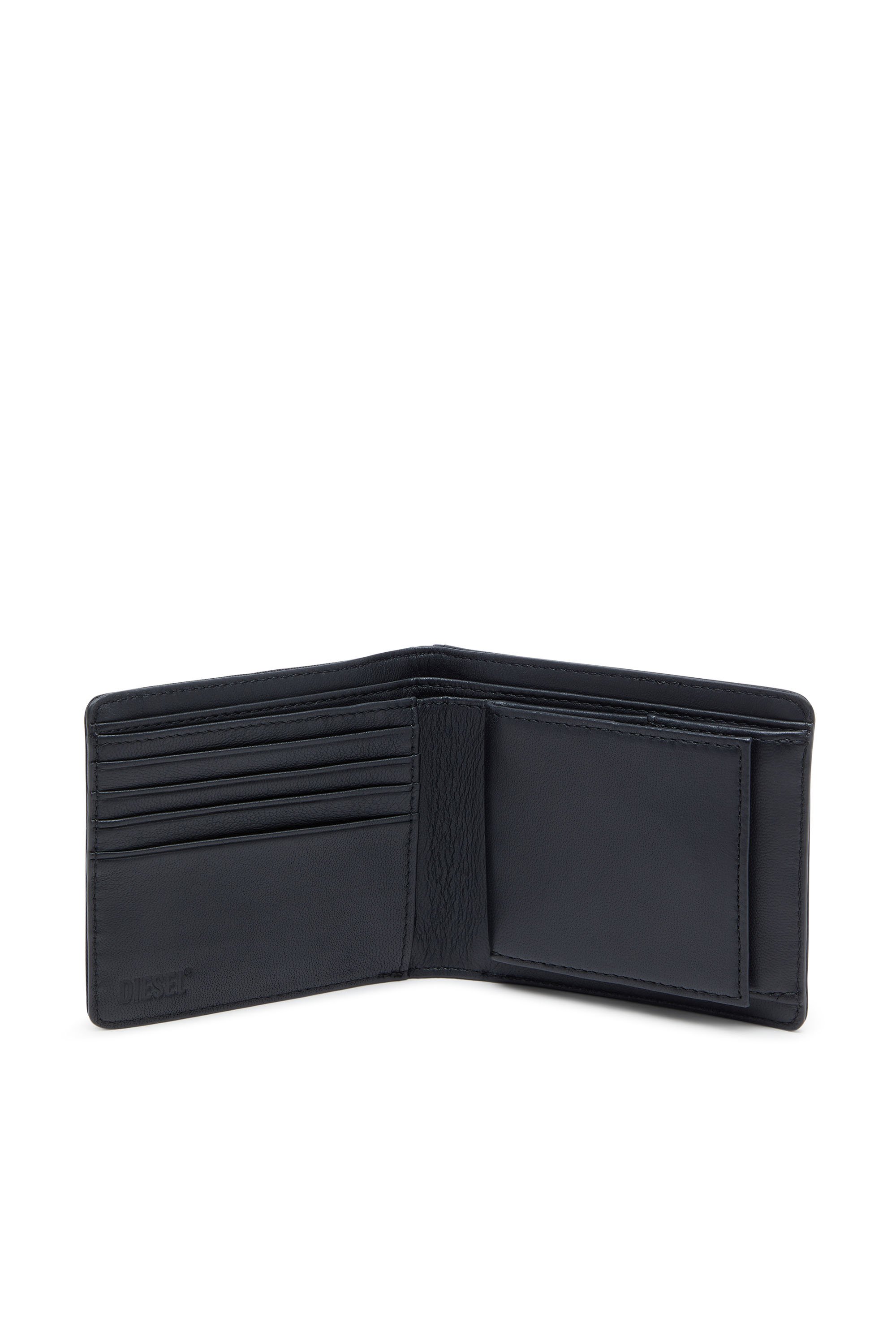 Diesel - MULTI-PKTS BI FOLD COIN S 3D, Male's Bi-Fold-Geldbörse aus glattem Leder und tonalem Nylon mit fünf Kartenfächern, Münzfach und Geldscheinfächern. Verziert mit einer D-Logo-Plakette aus Metall auf der Vorderseite. Minimalistische Details runden dieses zeitlose Accessoire ab. in ブラック - 3