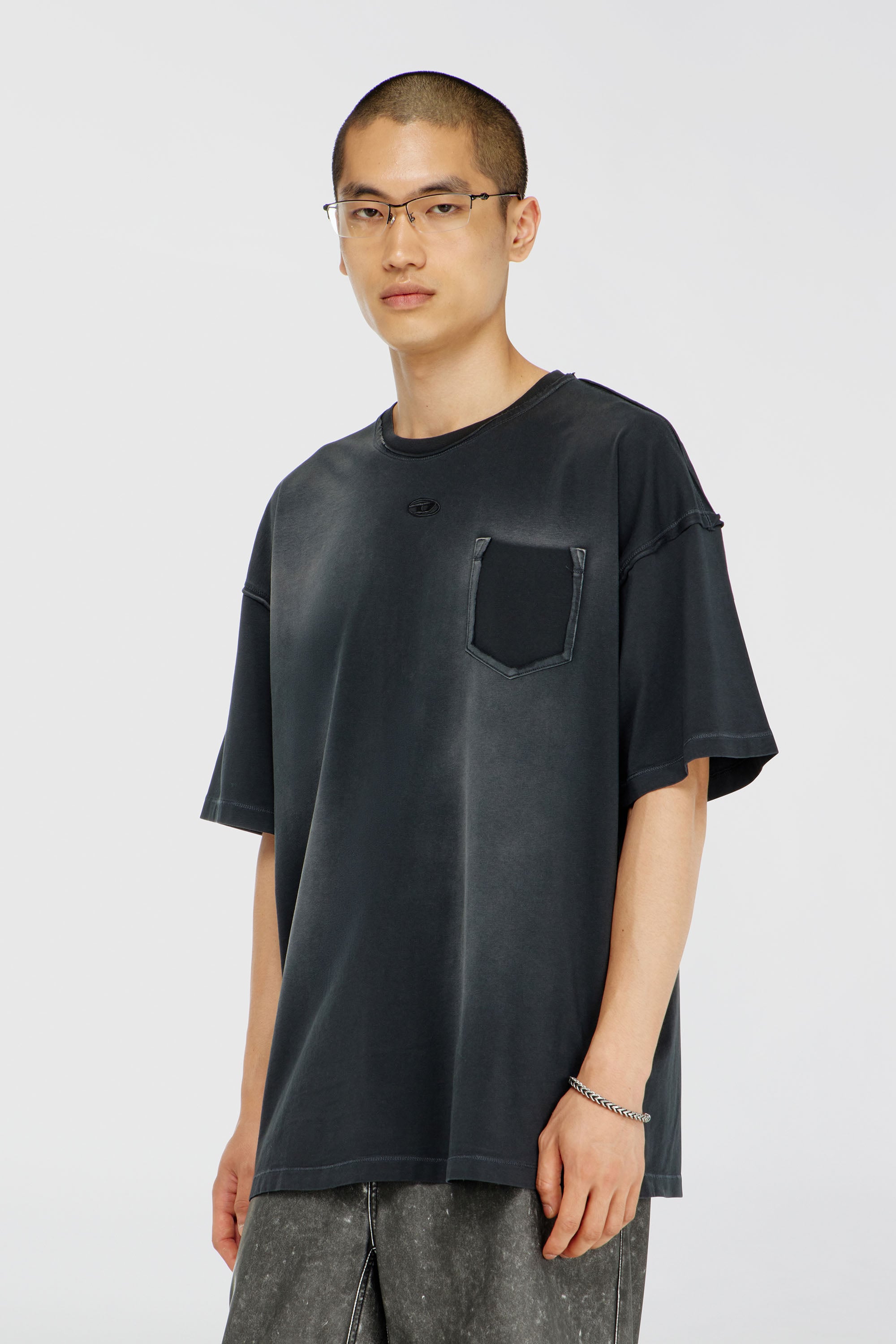 Diesel - T-POCK, Male's Tシャツ in ブラック - 1
