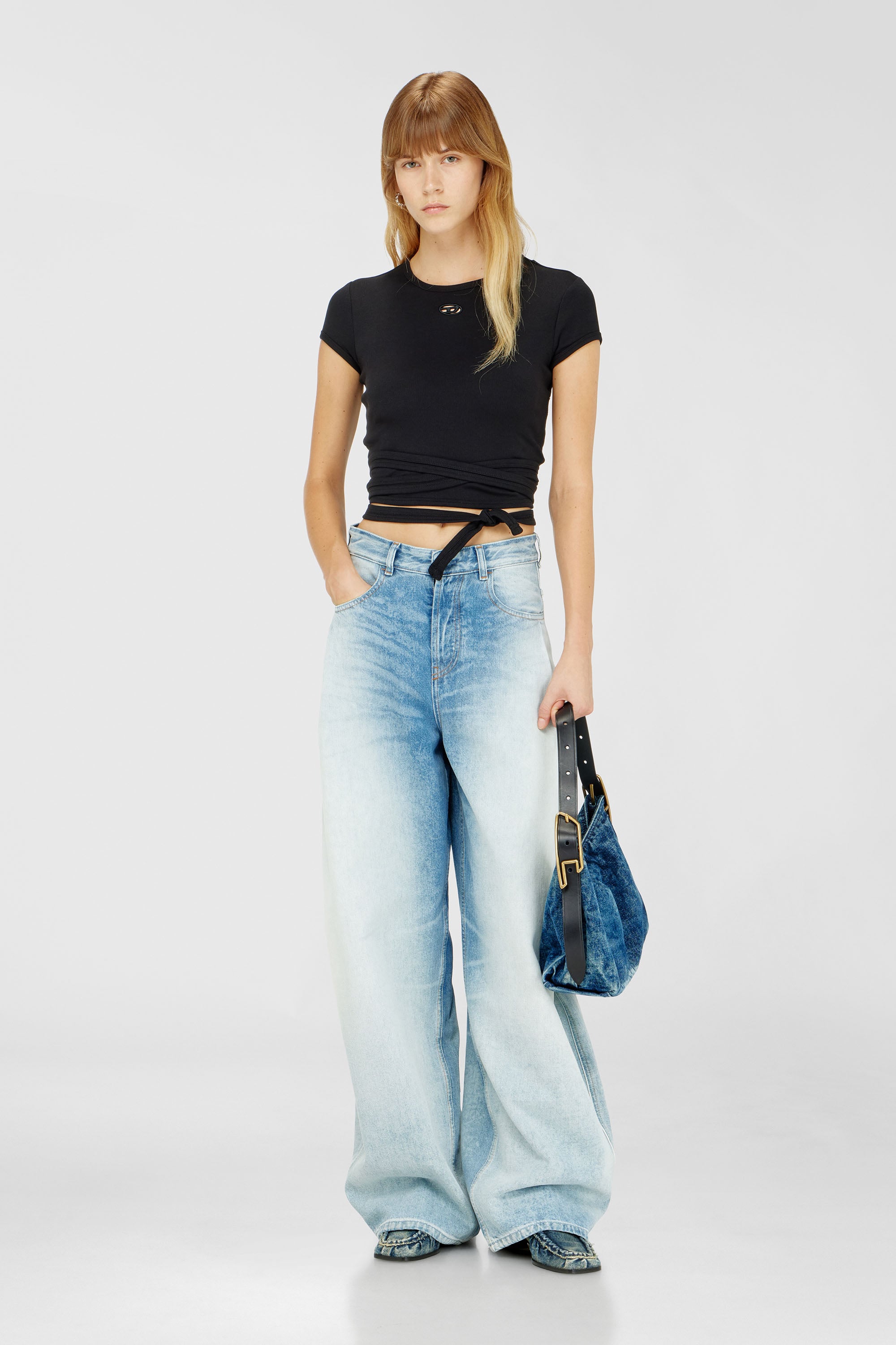 Diesel - T-BUNNY-TAIL-S1, Female's 半袖トップ in ブラック - 2