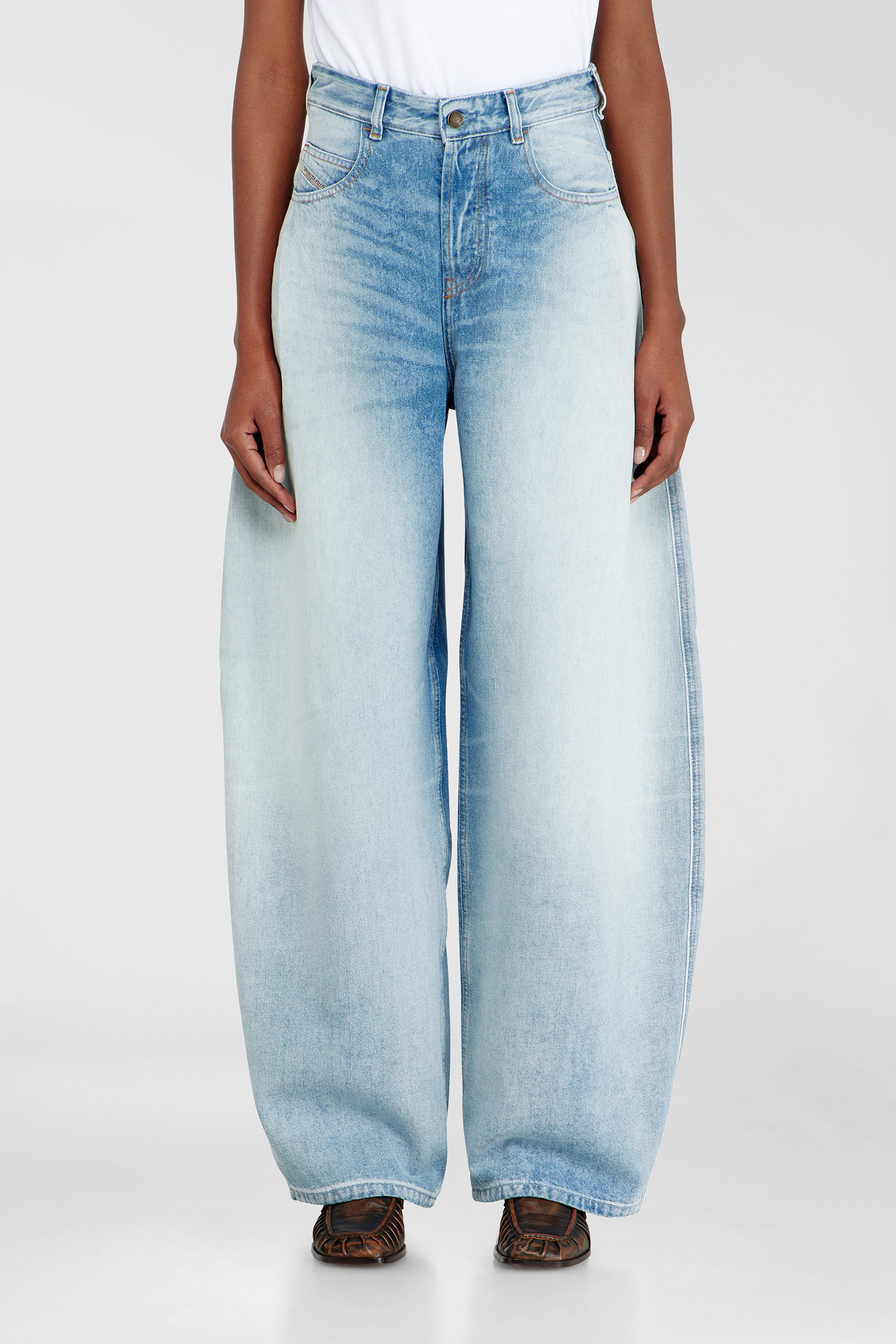 Diesel - Female's Relaxed Jeans 1987 D-Khelz 007EE, ライトブルー - 2