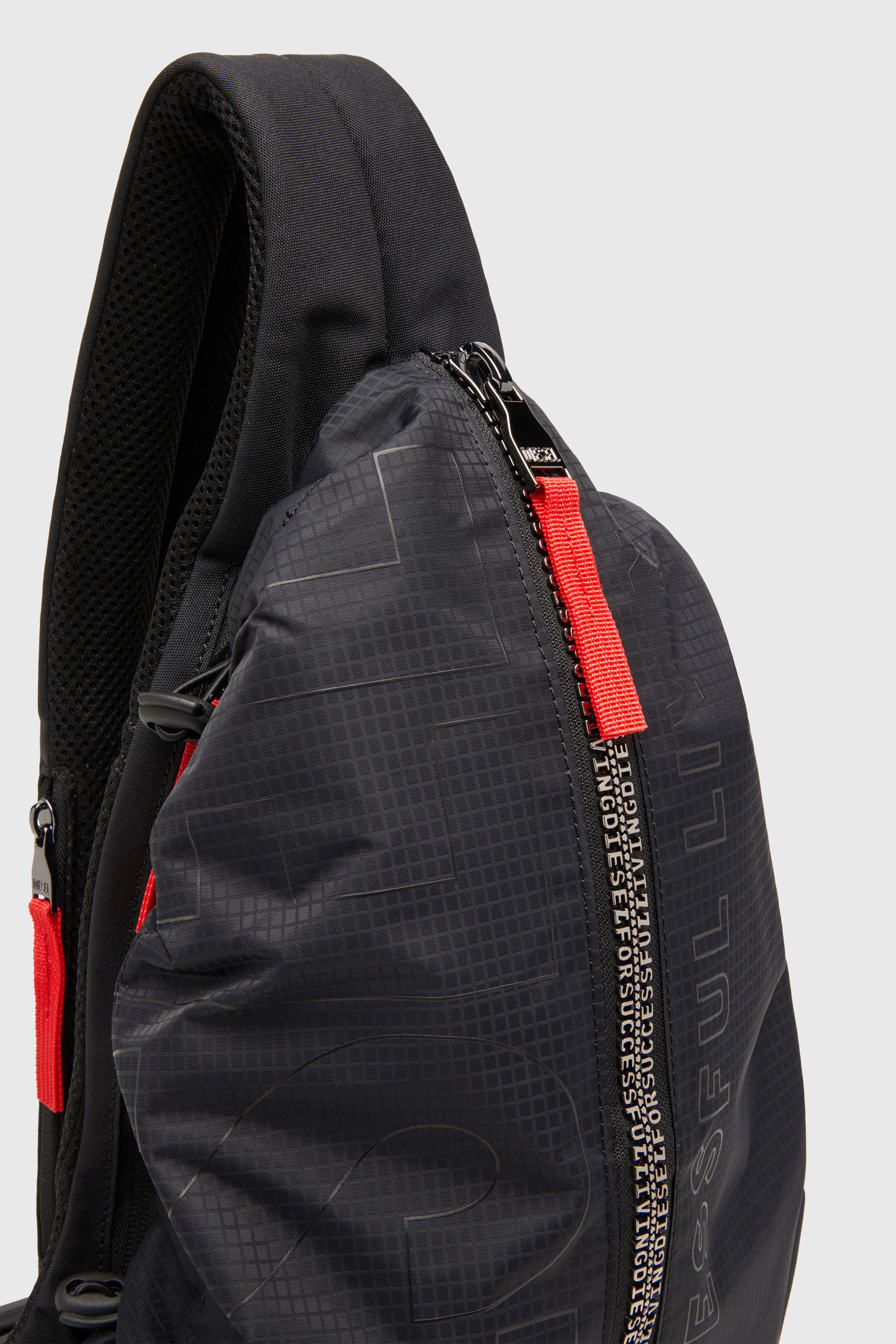 ZIP-D SLING BAG X Zip-D-Sling backpack in check-jacquard shell