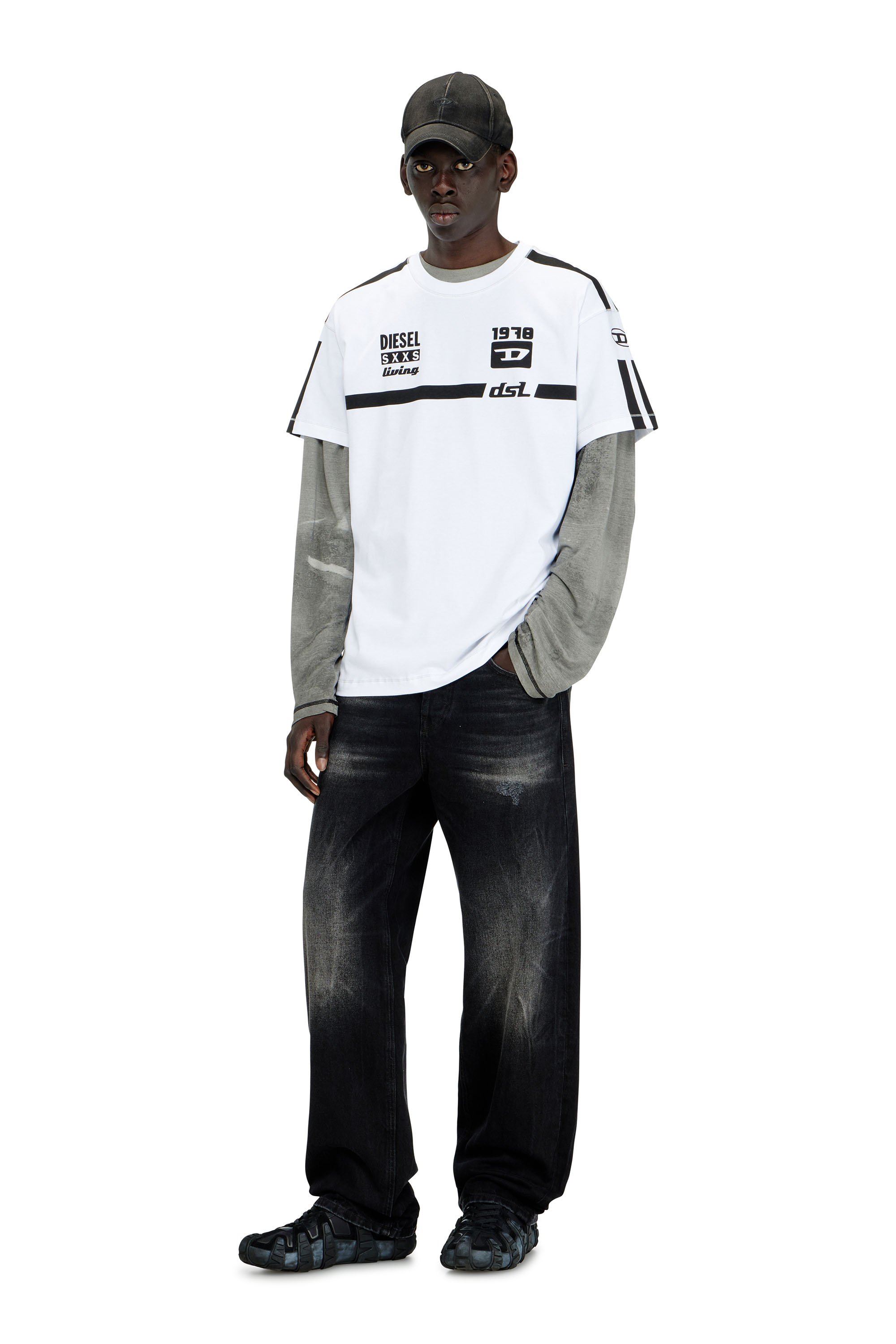 Diesel - T-NORM-V12, Male's Tシャツ in null - 2