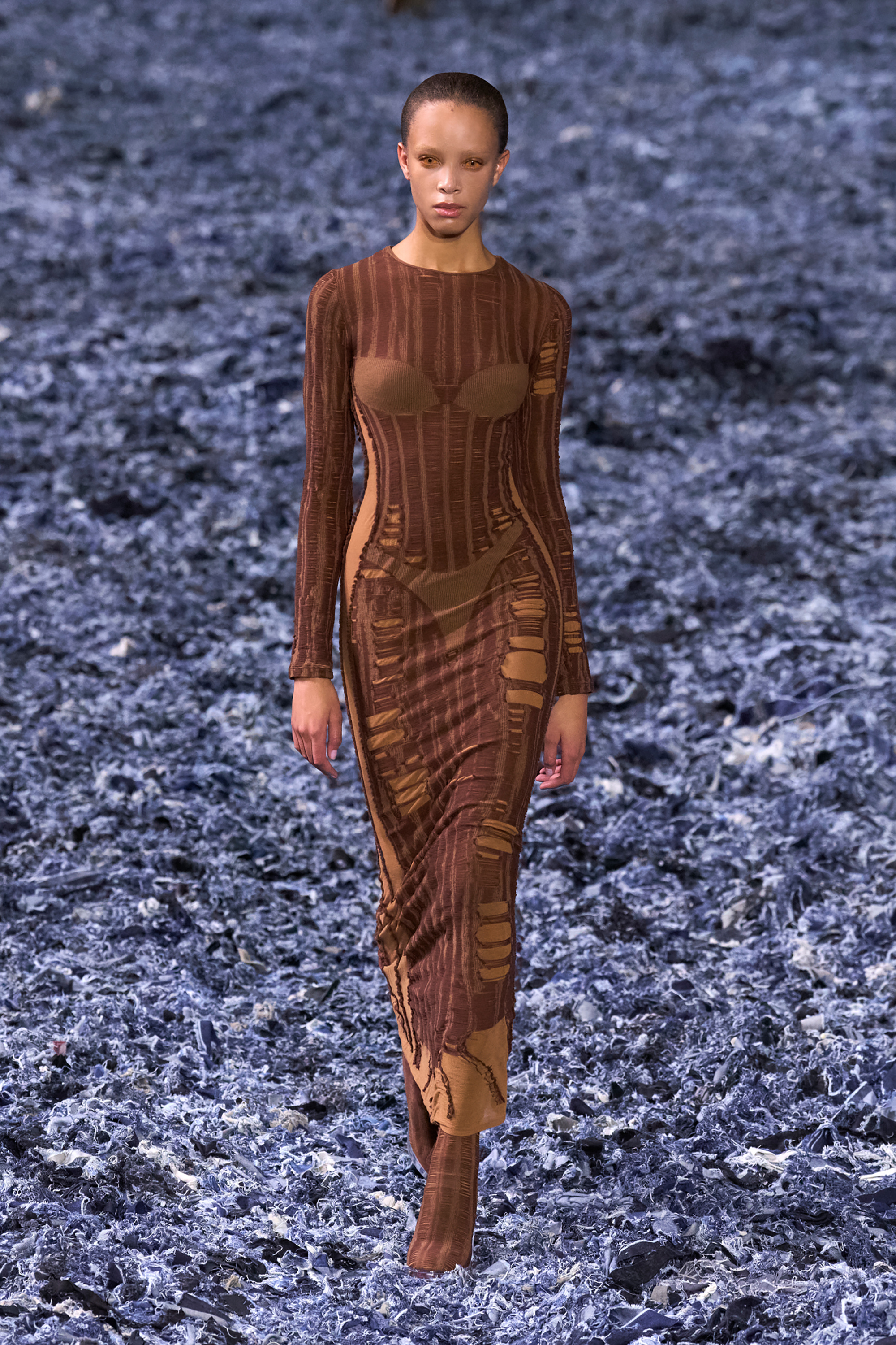 Diesel - M-CALIMERA, Female's Maxi dress in distressed second-skin knit in ブラウン - 4