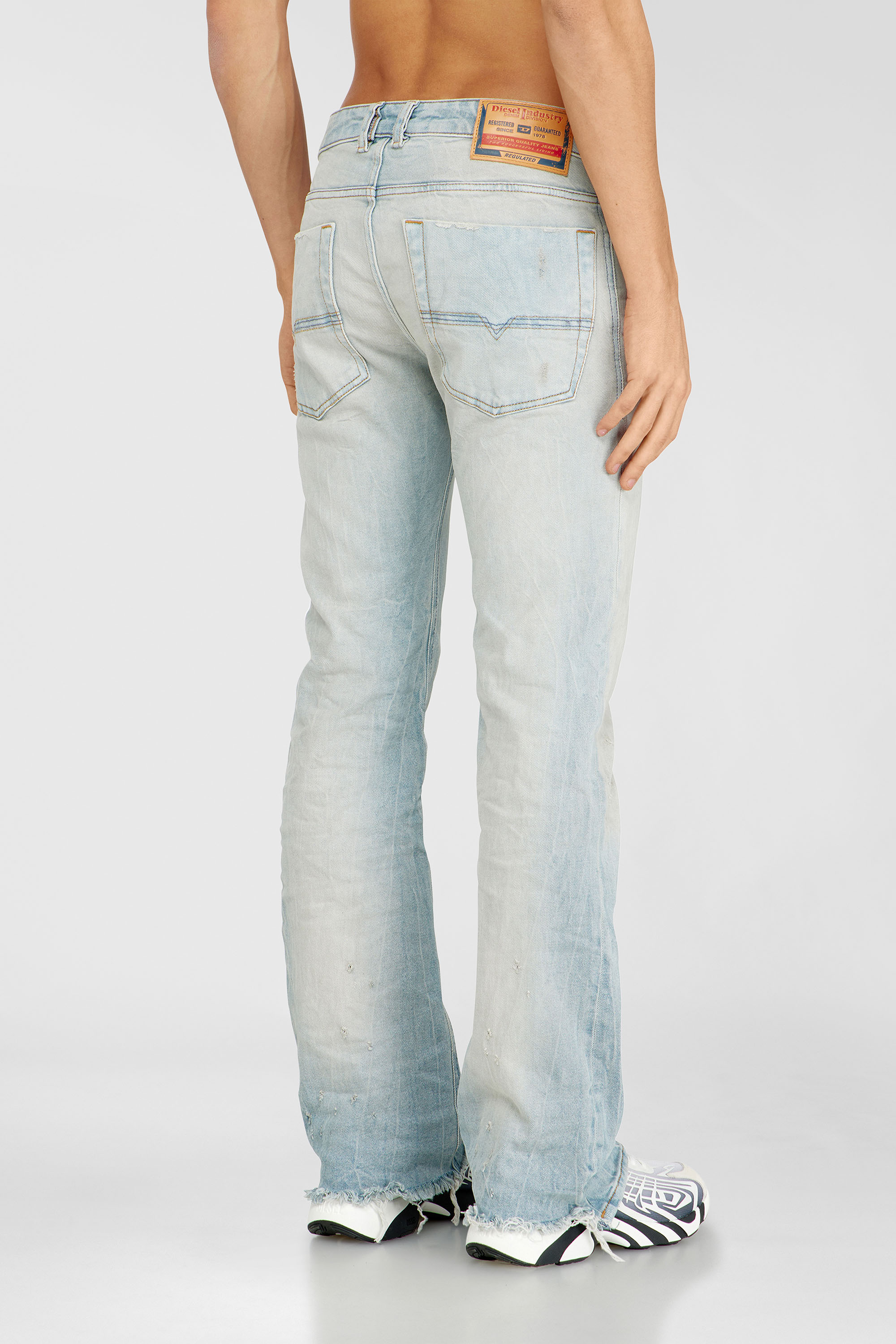 Diesel - Male's Bootcut Jeans 2007 Zatiny 09N47, ライトブルー - 3