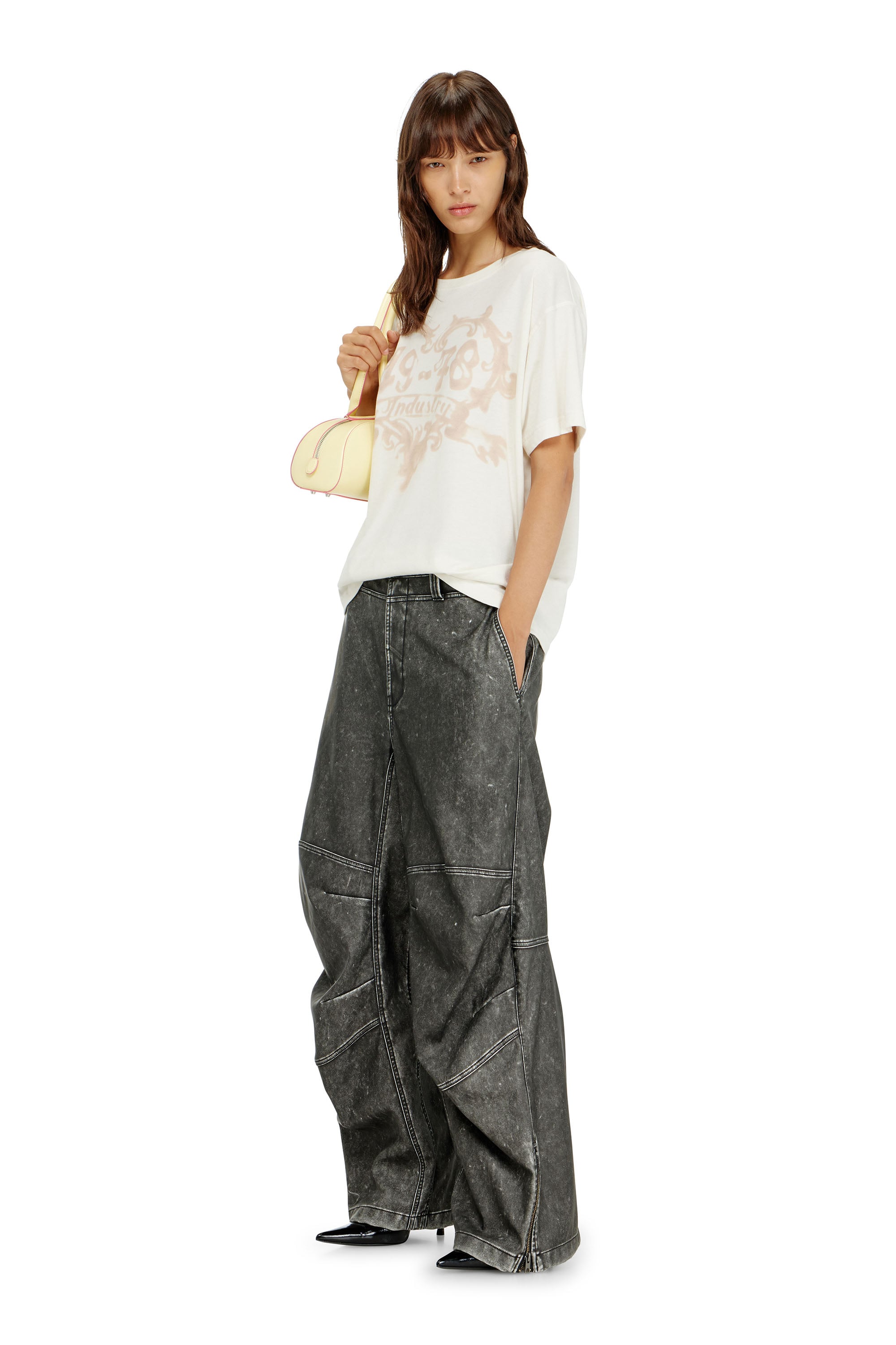 Diesel - T-NORMY-AA4, Female's Tシャツ in ホワイト/ピンク - 3