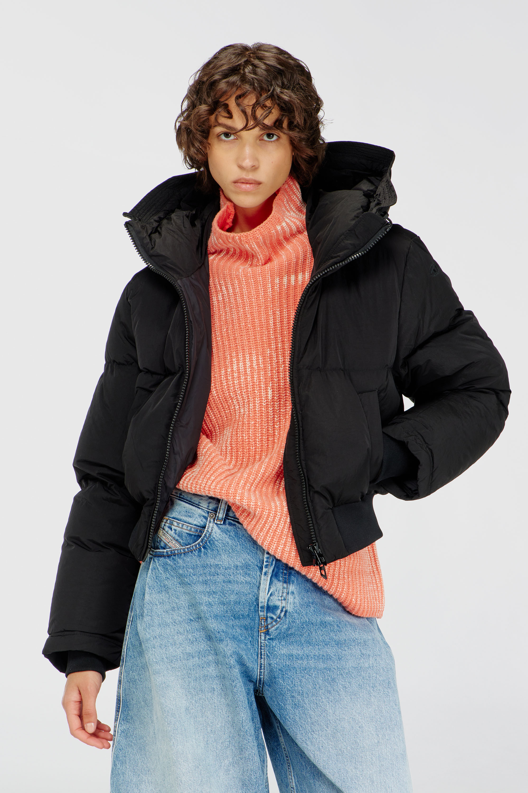 Diesel - W-PEYT-SHORT-NEW-P1, Female's Hooded down jacket in crinkled nylon in ブラック - 1