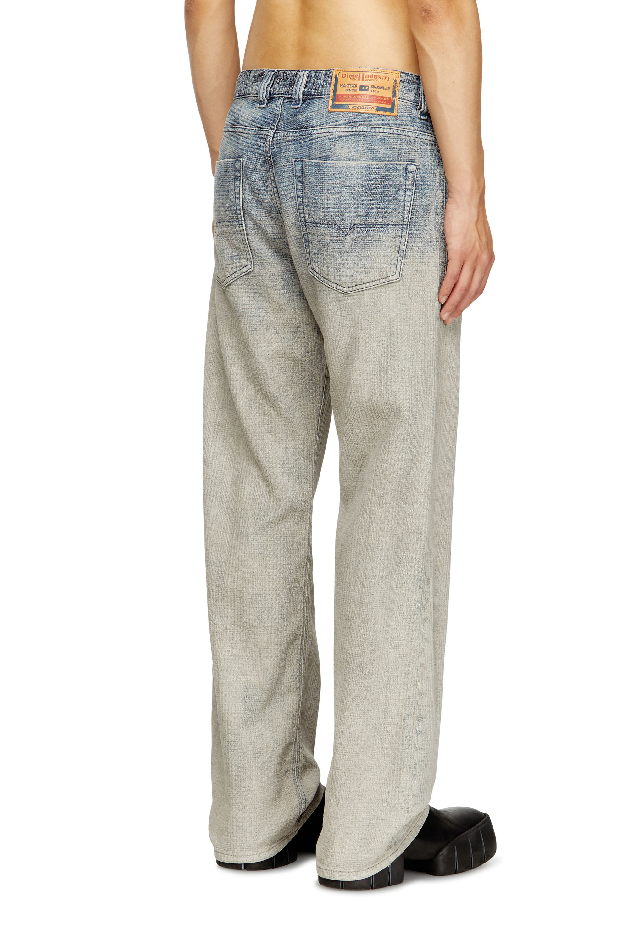 Diesel - Male's Relaxed Jeans 1980 D-Eeper 09N93, ミディアムブルー - 4