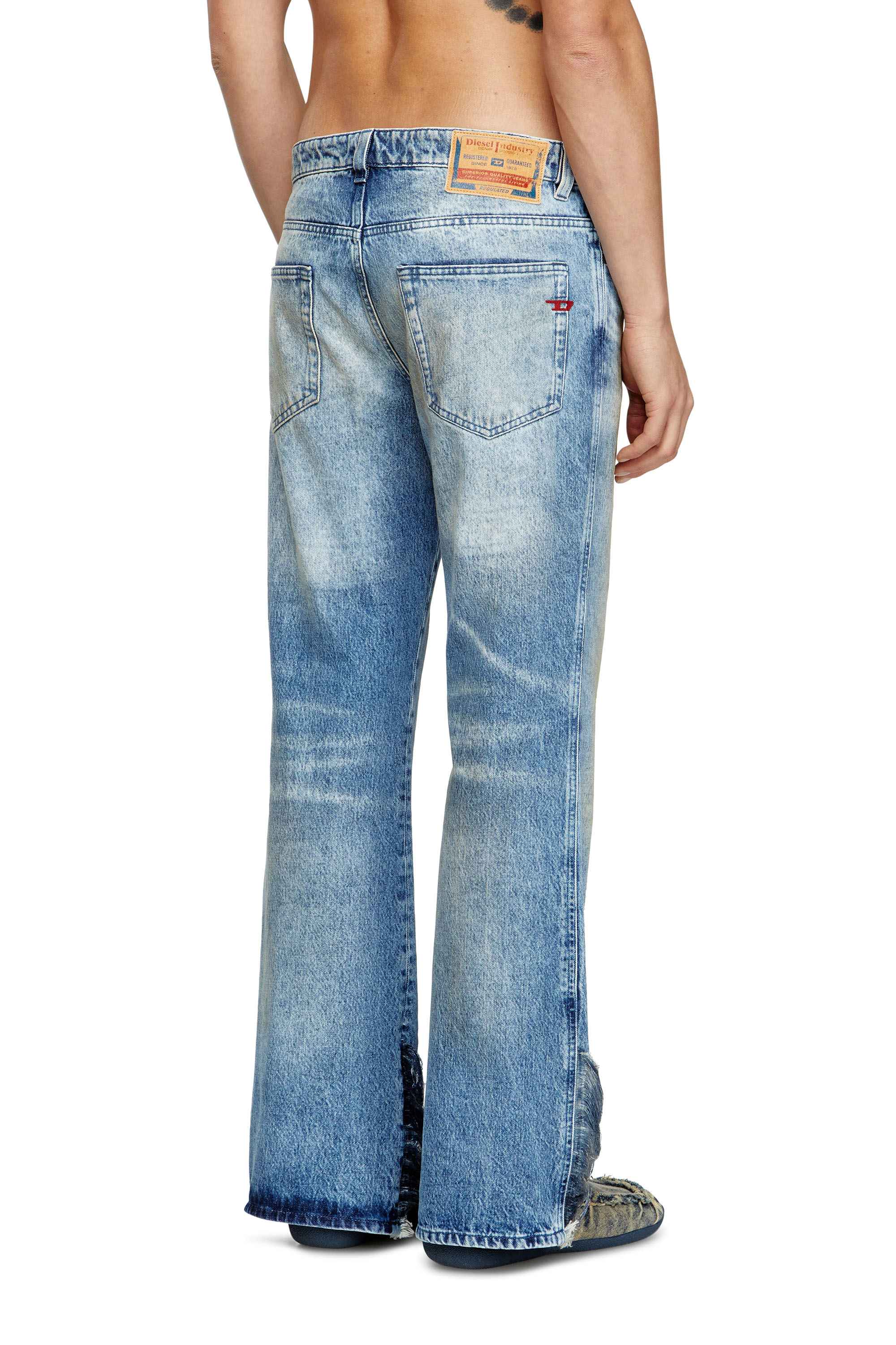 Diesel - Male's Bootcut Jeans 1998 D-Buck 0CMBM, ミディアムブルー - 5