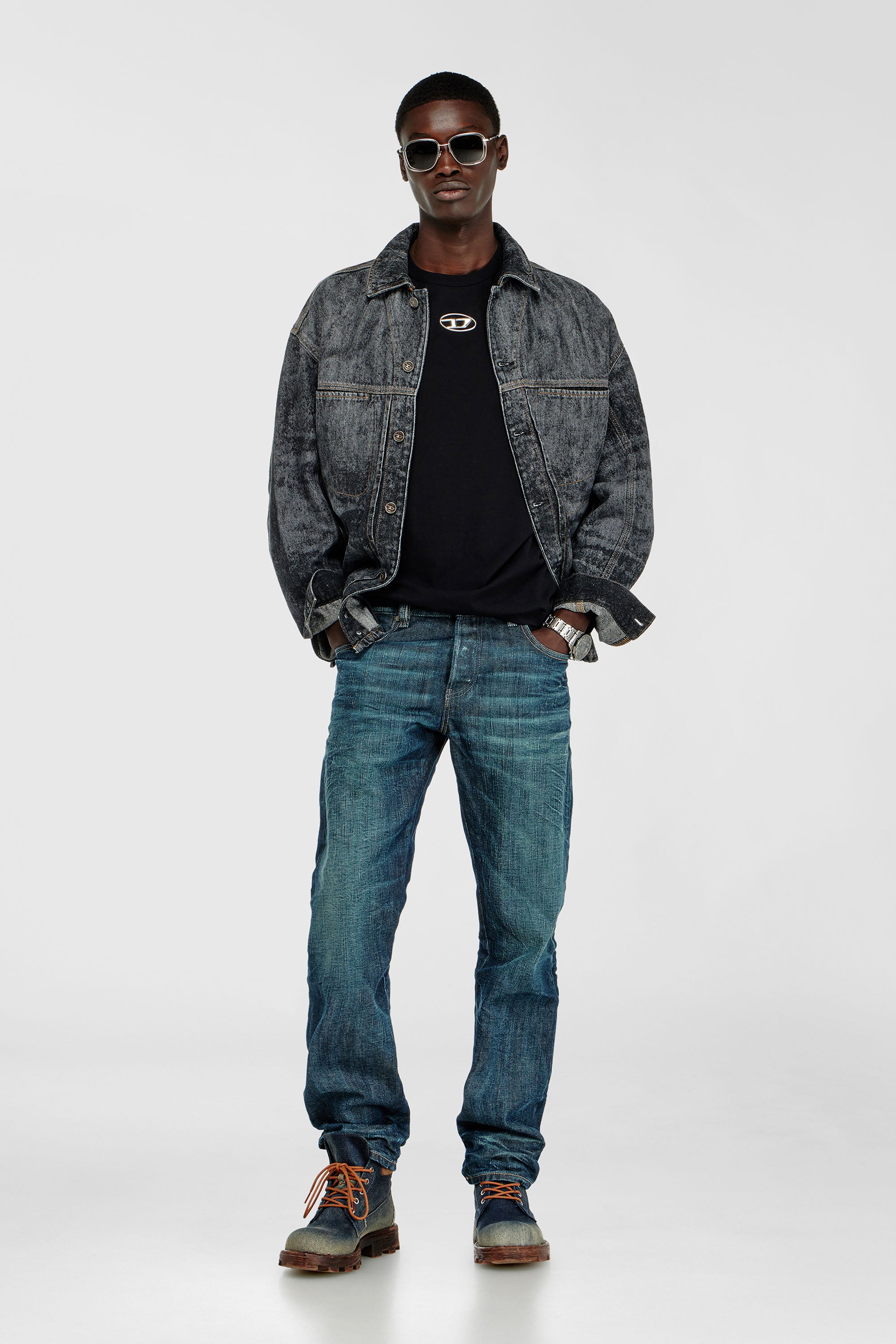 Diesel - T-ADJUST-OD, Male's T-shirt with metallic Oval D in ブラック - 2