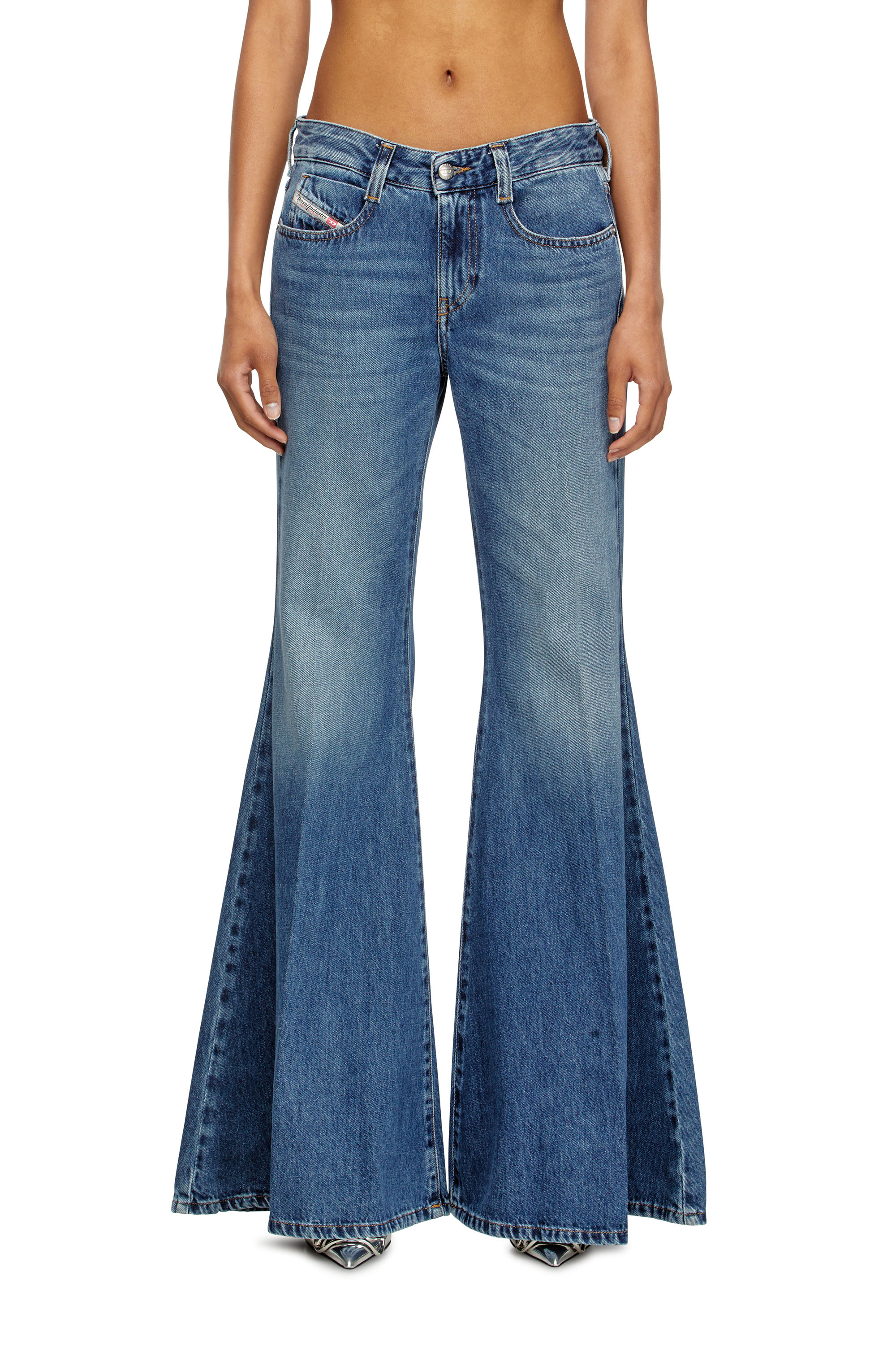 Diesel - Female's Flare Jeans 1970 D-Bleess 09M56, ミディアムブルー - 3