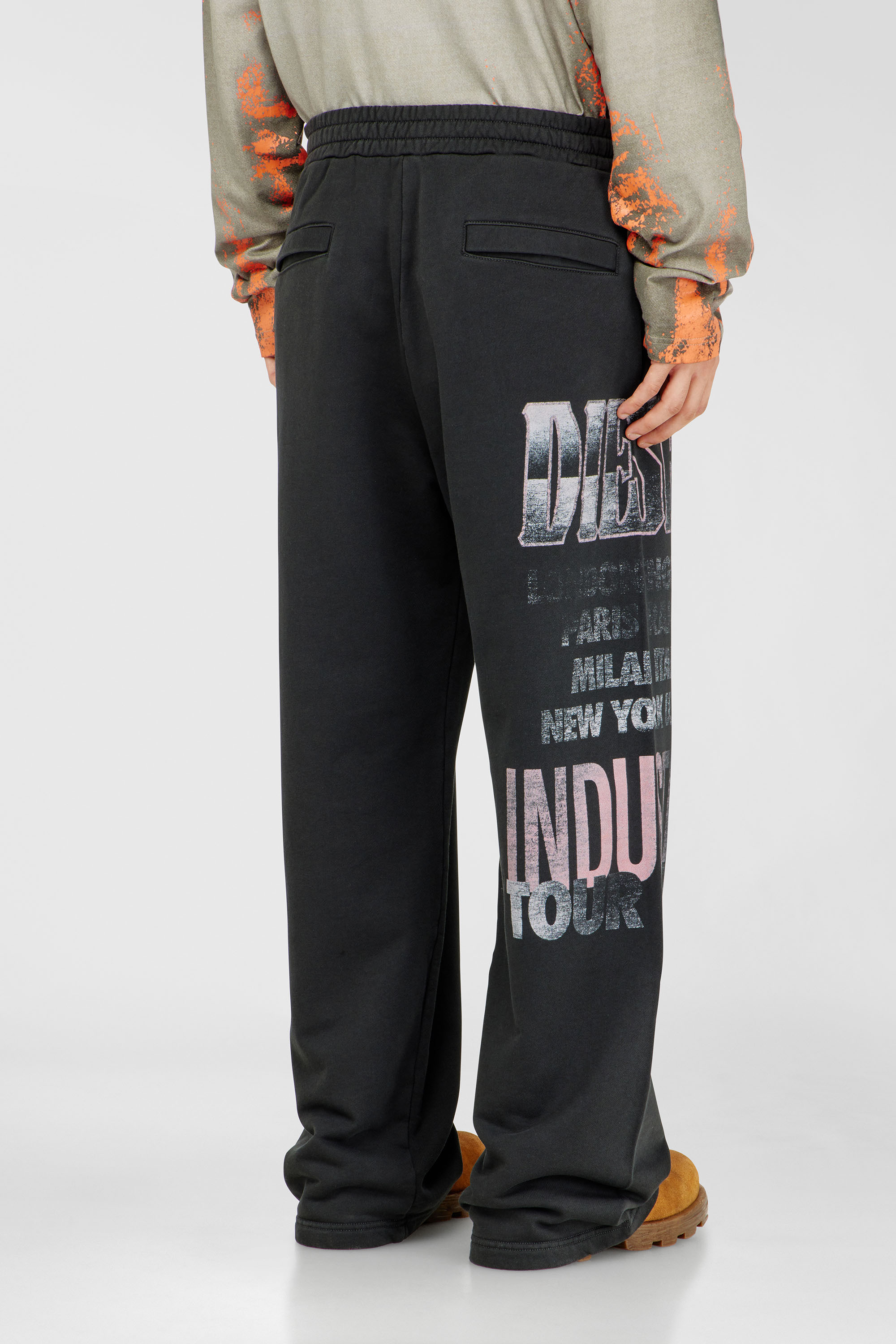 Diesel - P-ILL, Male's Sweatpants with concert graphics in ブラック - 4