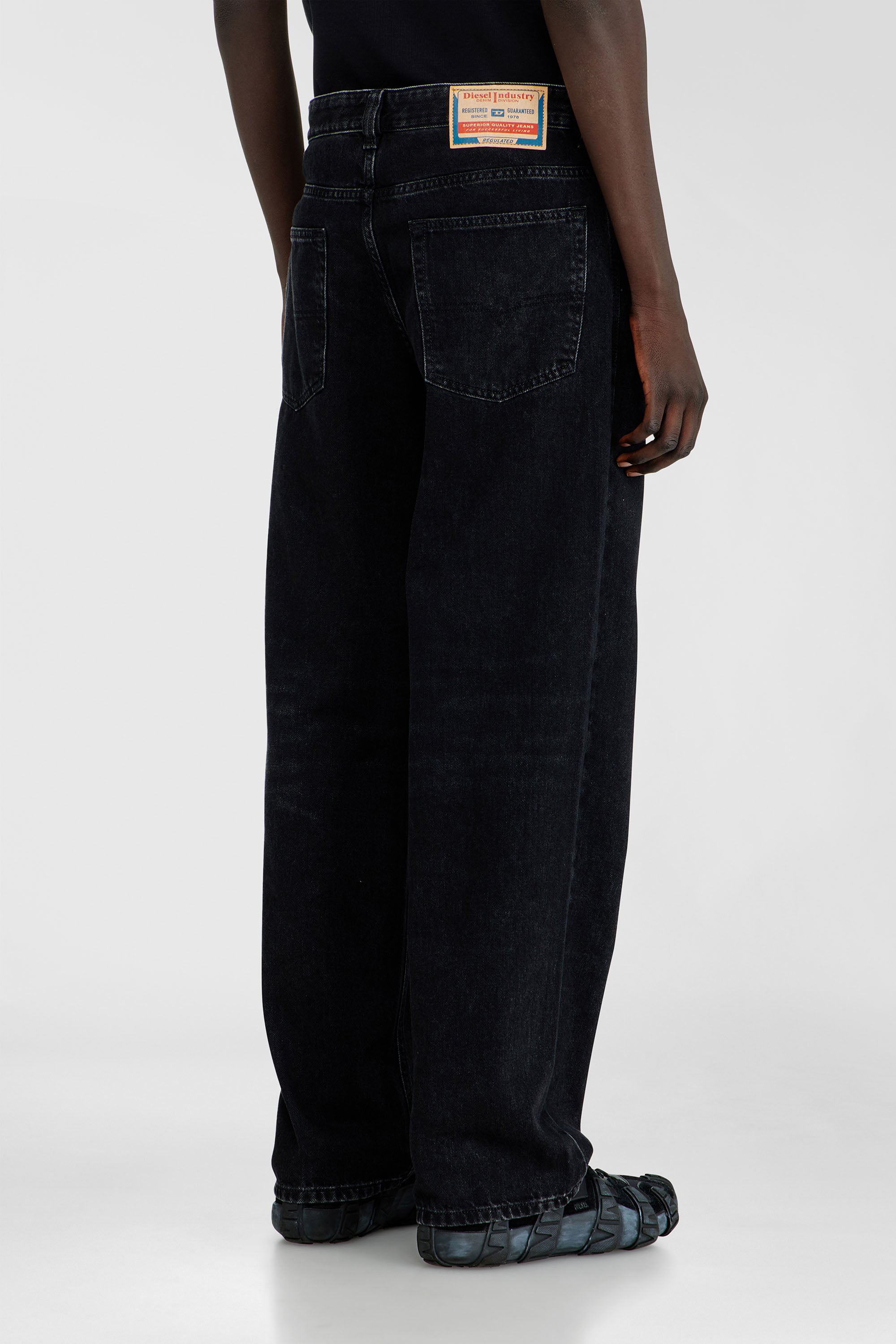 Diesel - Male's Relaxed Jeans 2001 D-Macro 09P09, ブラック/ダークグレー - 6