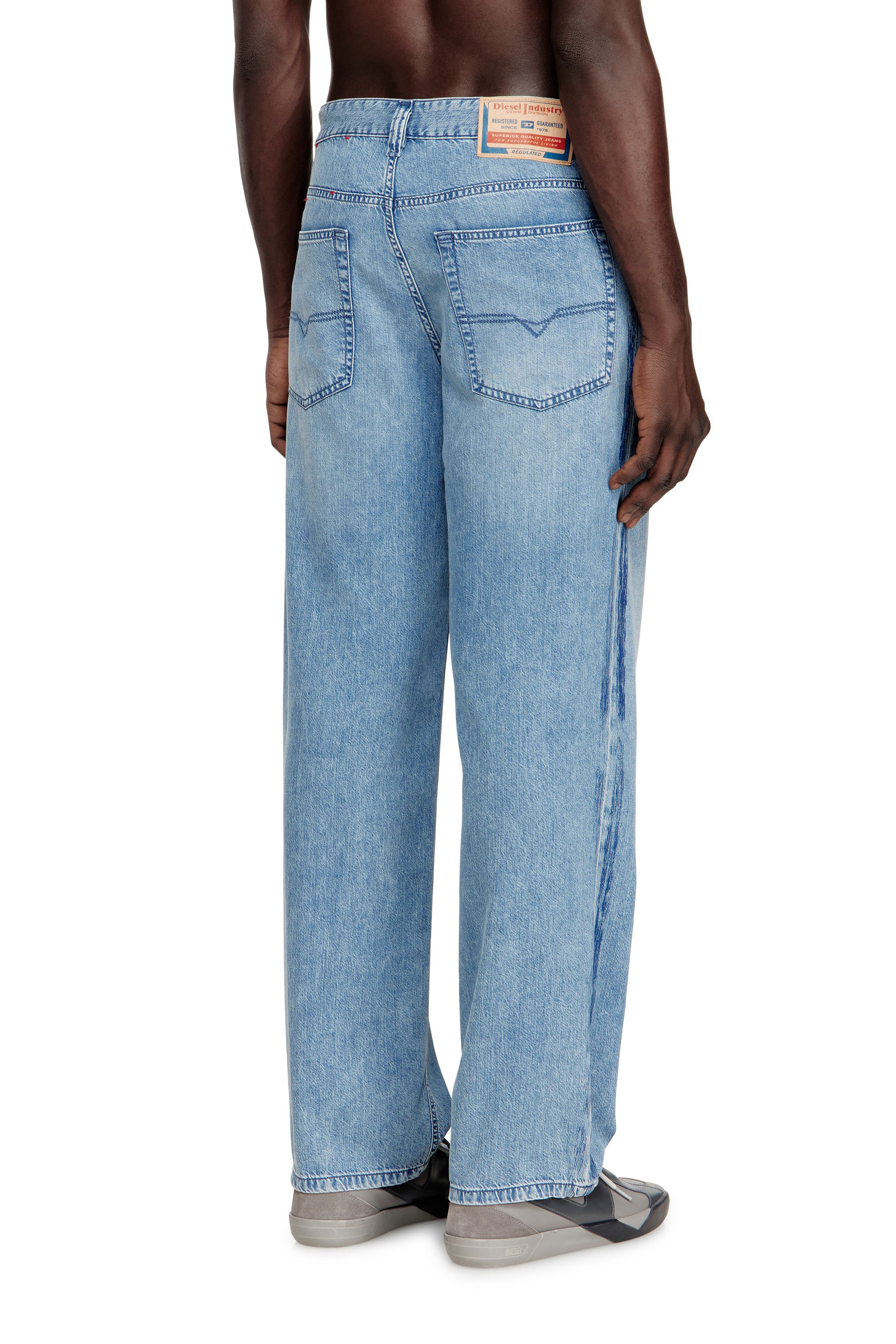 Diesel - Male's Relaxed Jeans 2001 D-Macro 0CECC, null - 4